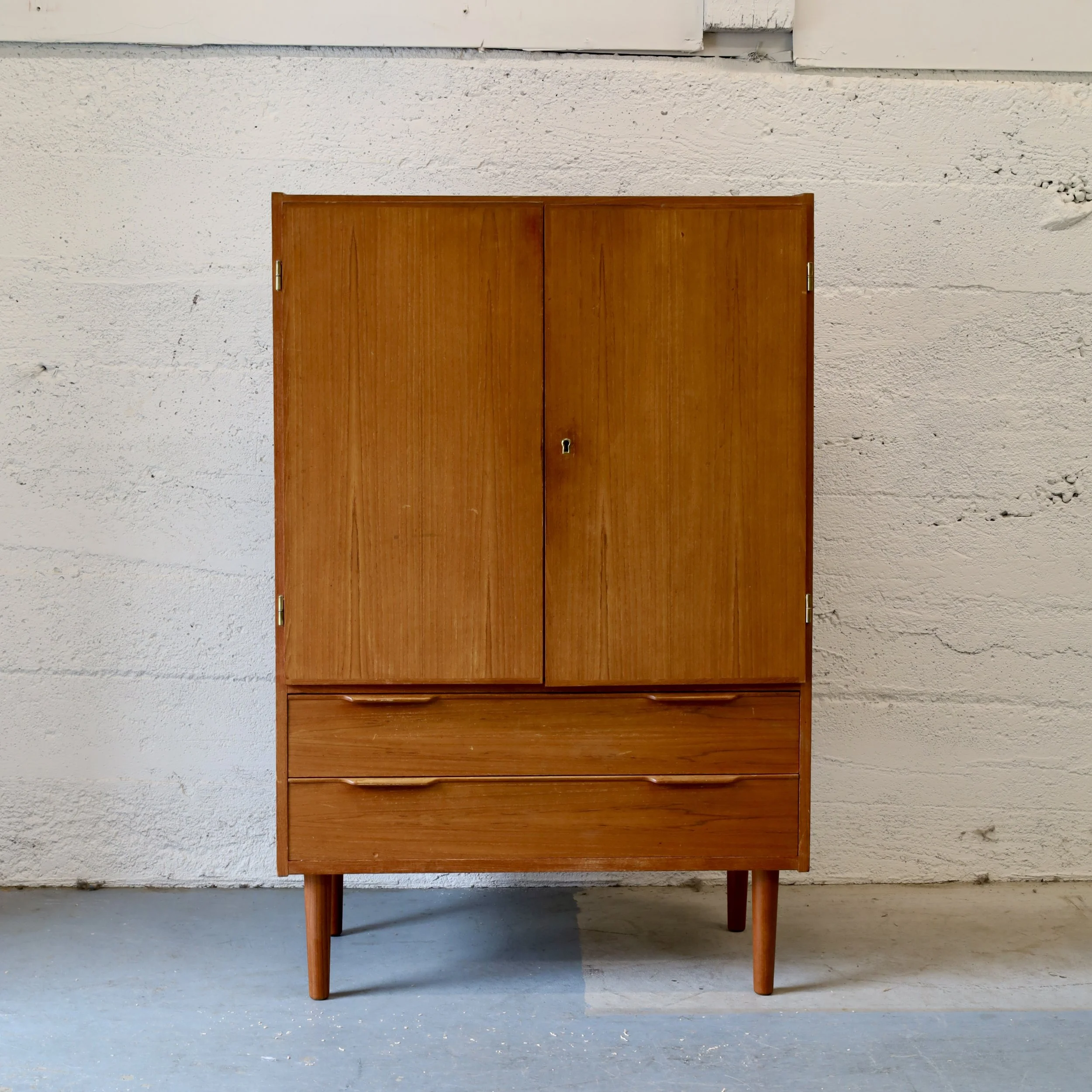 R38131 - Teak Bar Cabinet - Now In the shop 