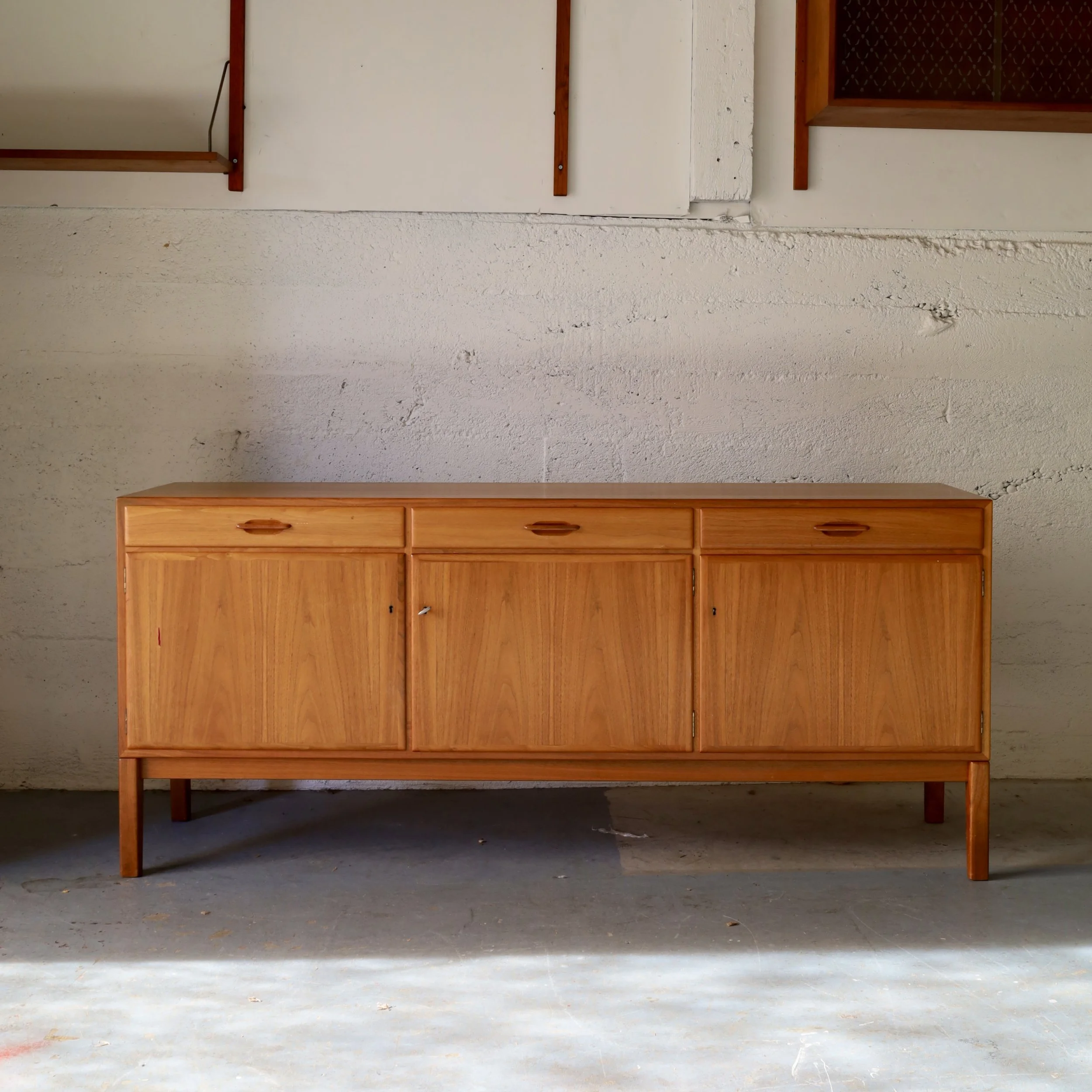 A33927 - $2,850 - 71"W x 18"D x 31"H - Coming up!