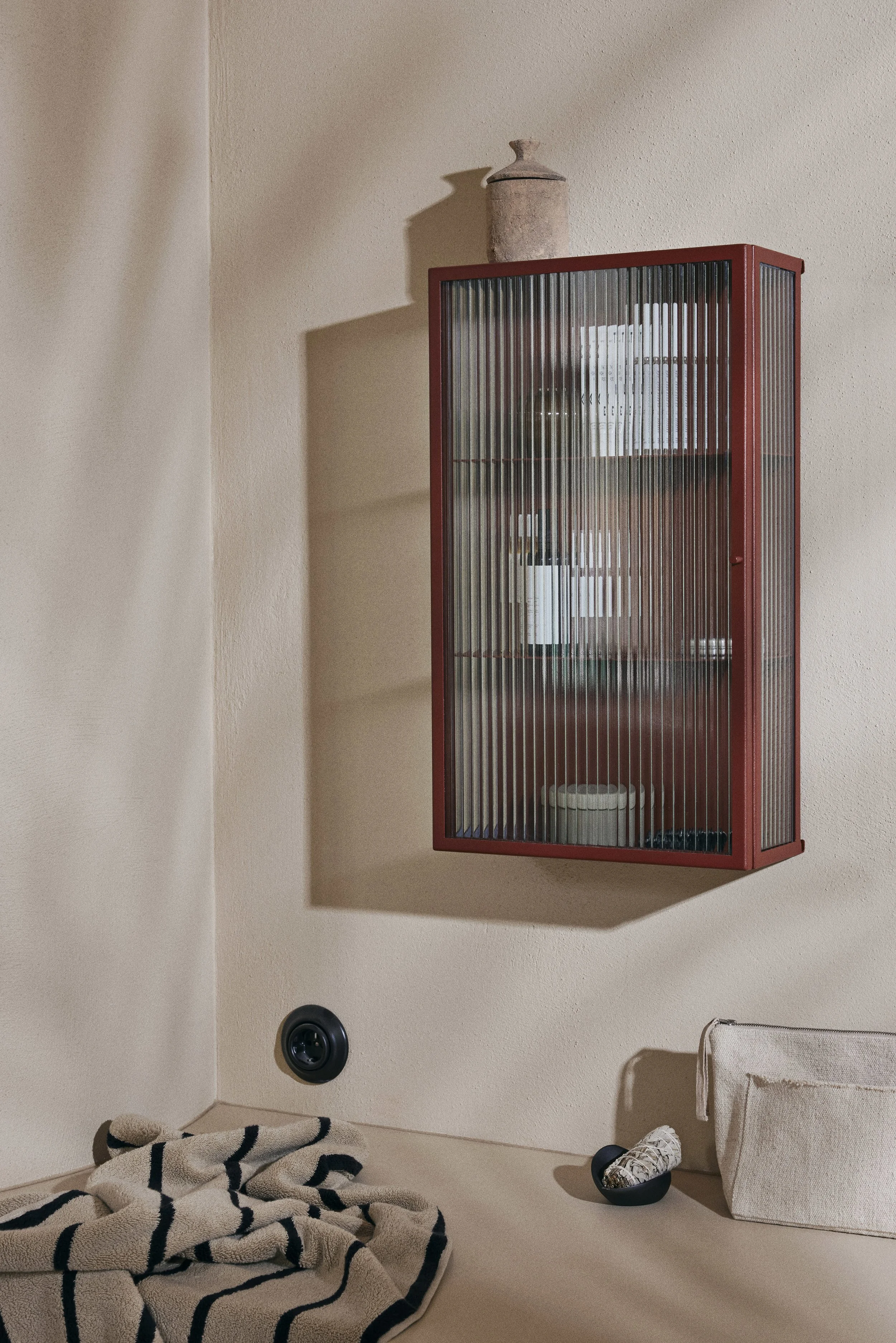 fermLIVING_AW23_HazeWallCabinet_1104267632_02.jpg