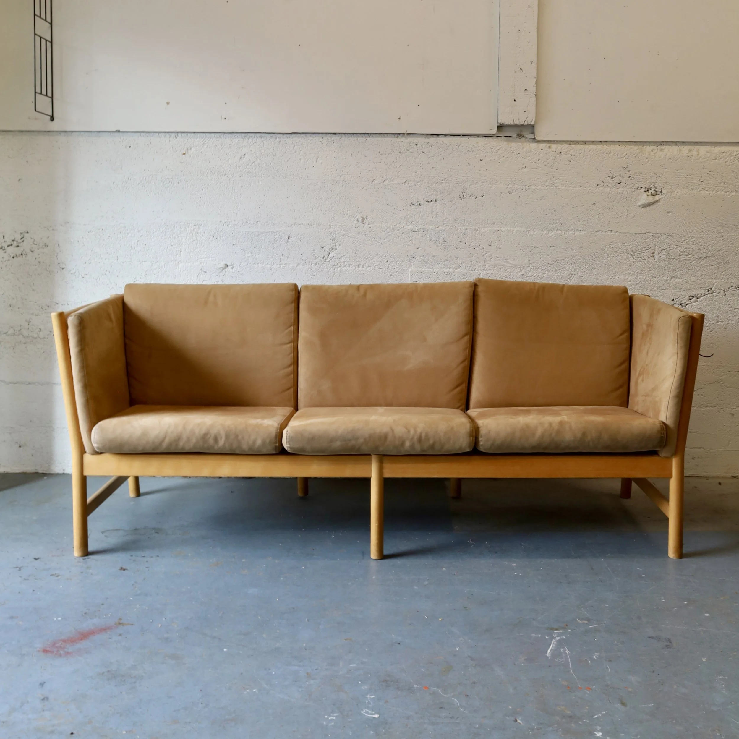 D37015 - Three Seater 'Luna' Sofa