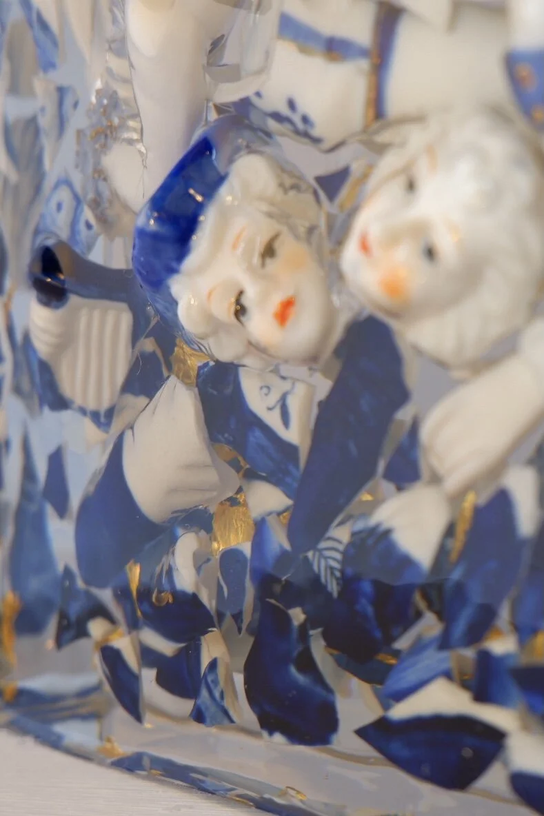 Everyday Decorative Writhing in Blue and White