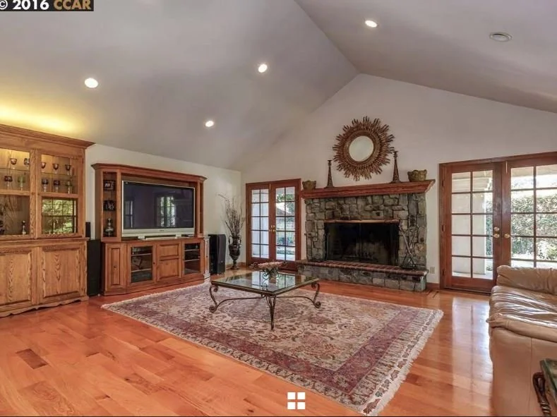  Before: Blackhawk living room 