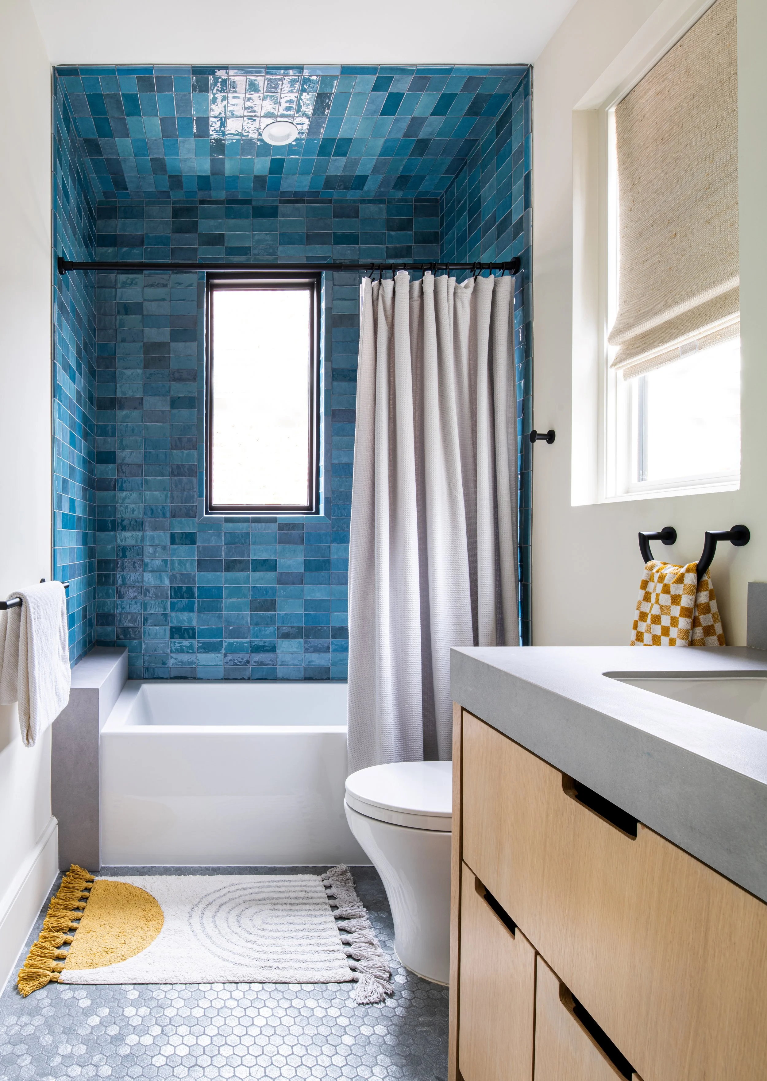 KND Dalifornia™ child's bathroom