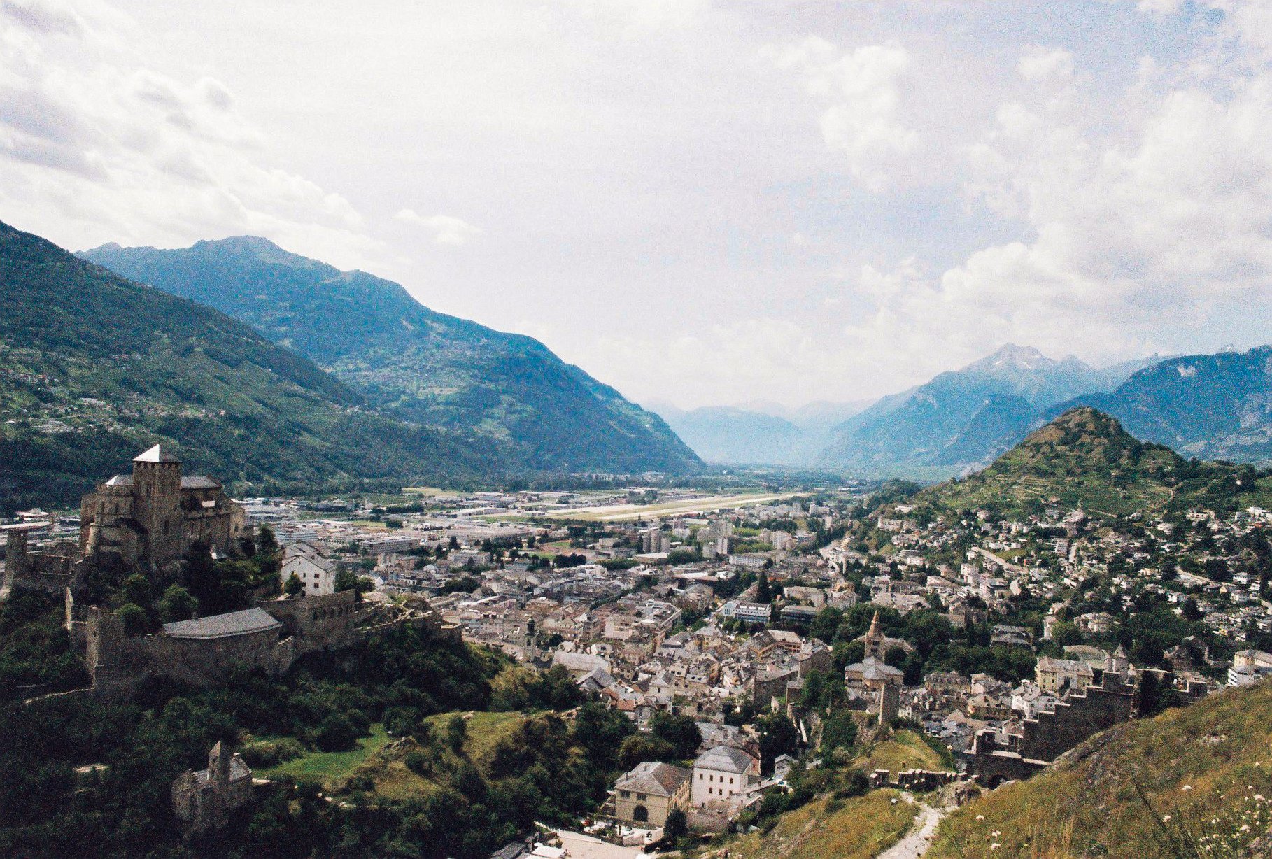 160432_26_092021_Film Switzerland_Canon AE Portra_Tess Janssen.jpg