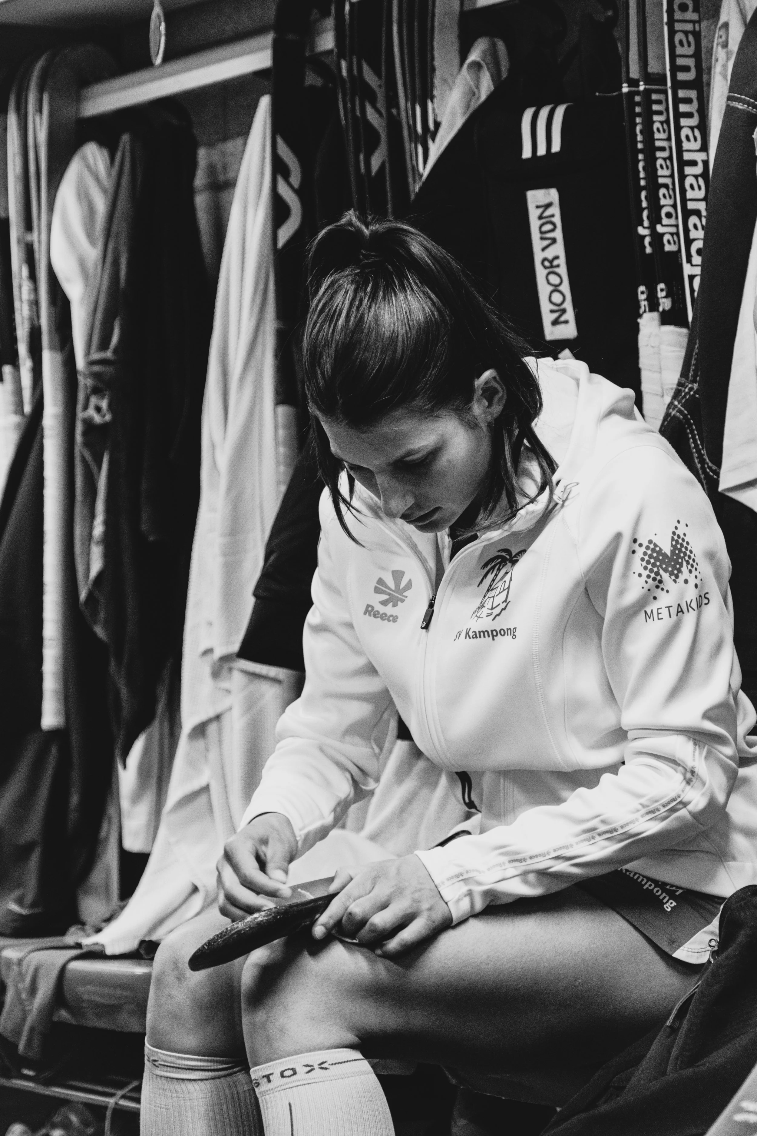 142910_8191_04102026_BW_Kampong_D1_Tess Janssen.jpg