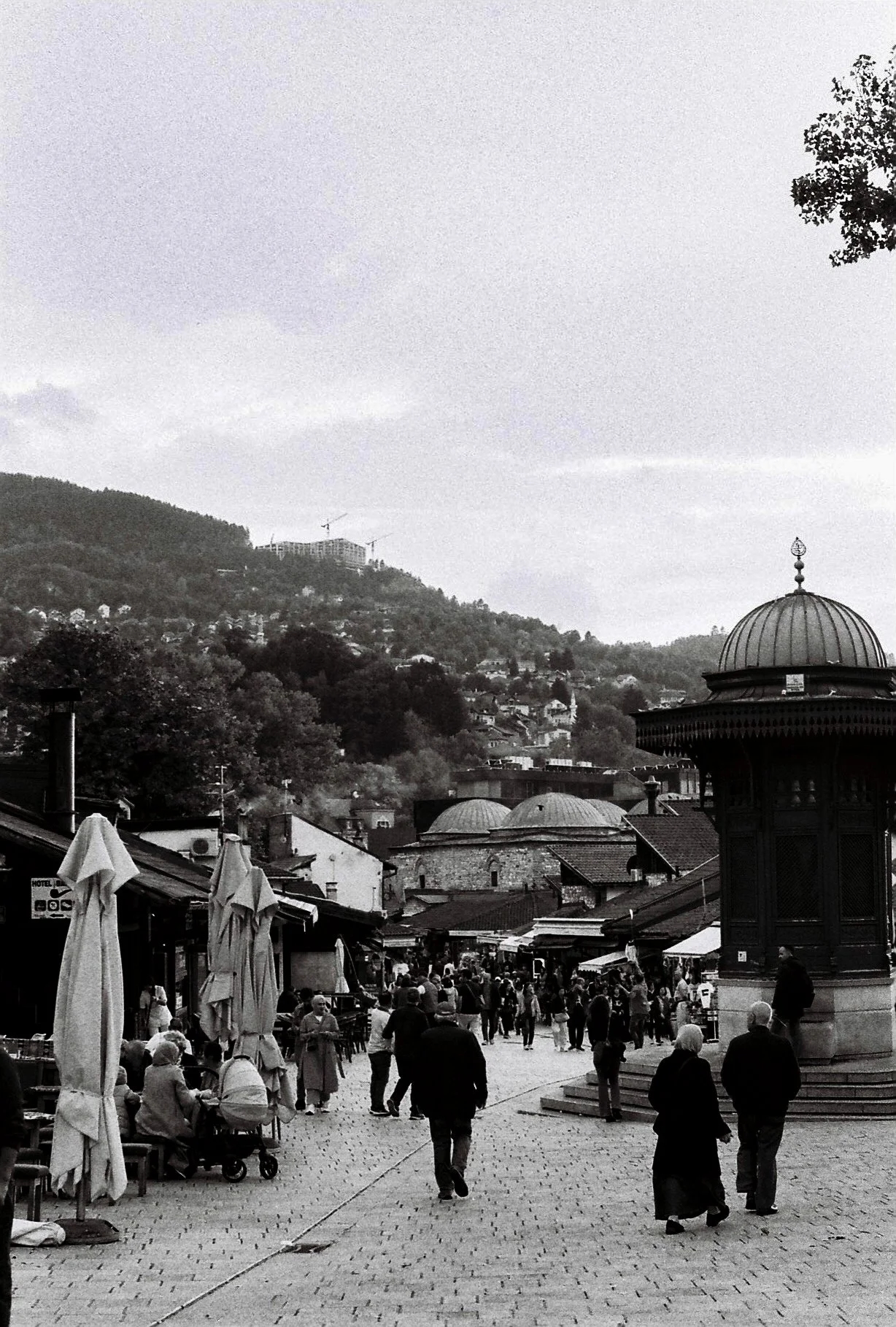 151229_17_102023_Bosnia_BW Film_Tess Janssen.jpg