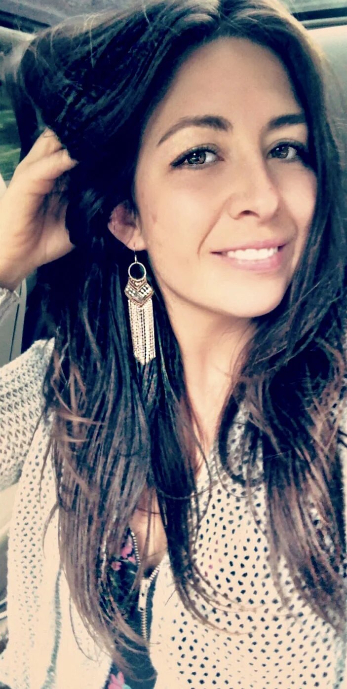 Facetune_05-06-2019-11-33-42.jpg