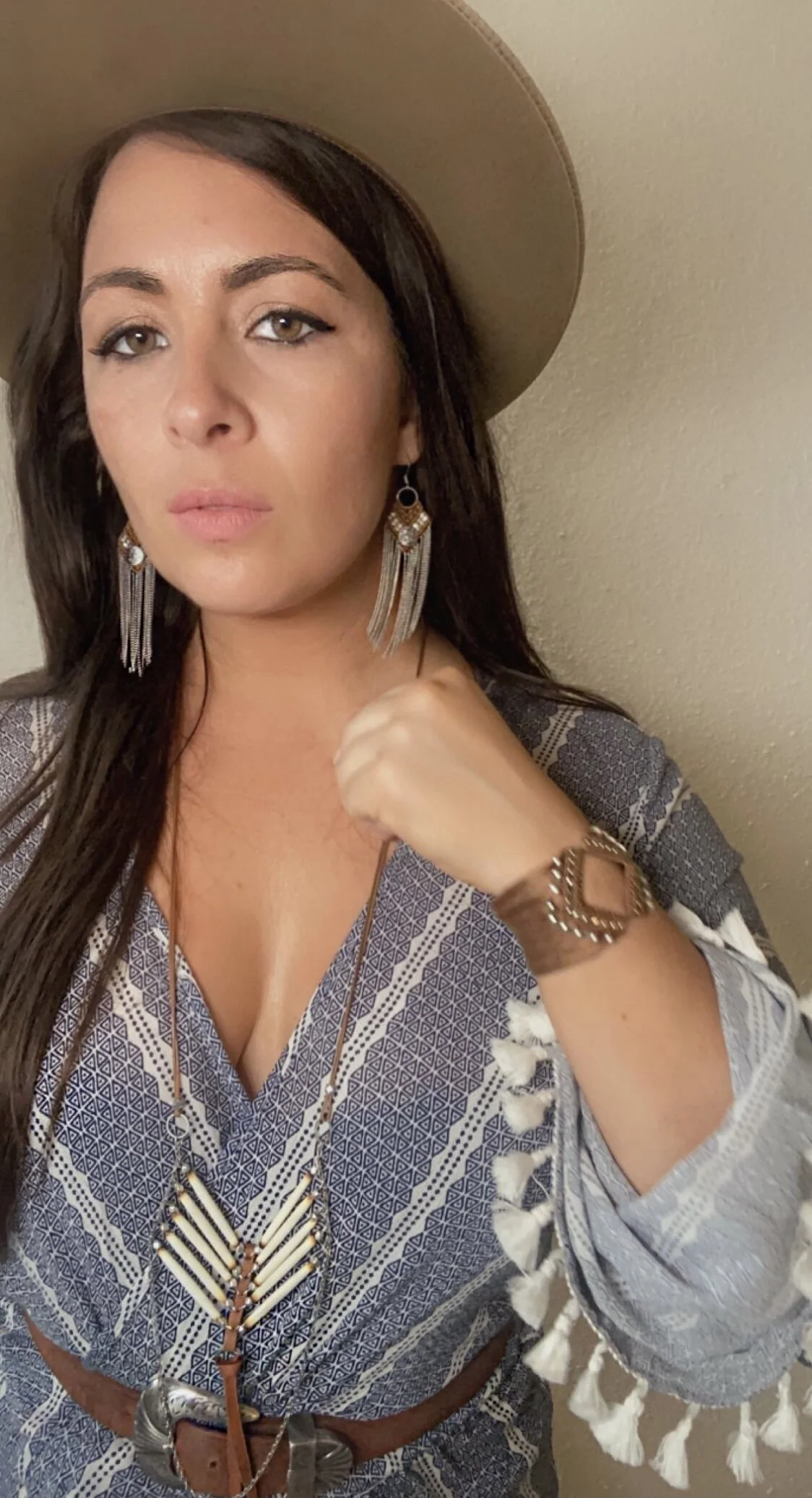 Facetune_14-06-2021-09-11-18.jpg