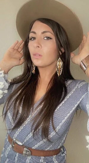 Facetune_14-06-2021-08-42-36+2.jpg