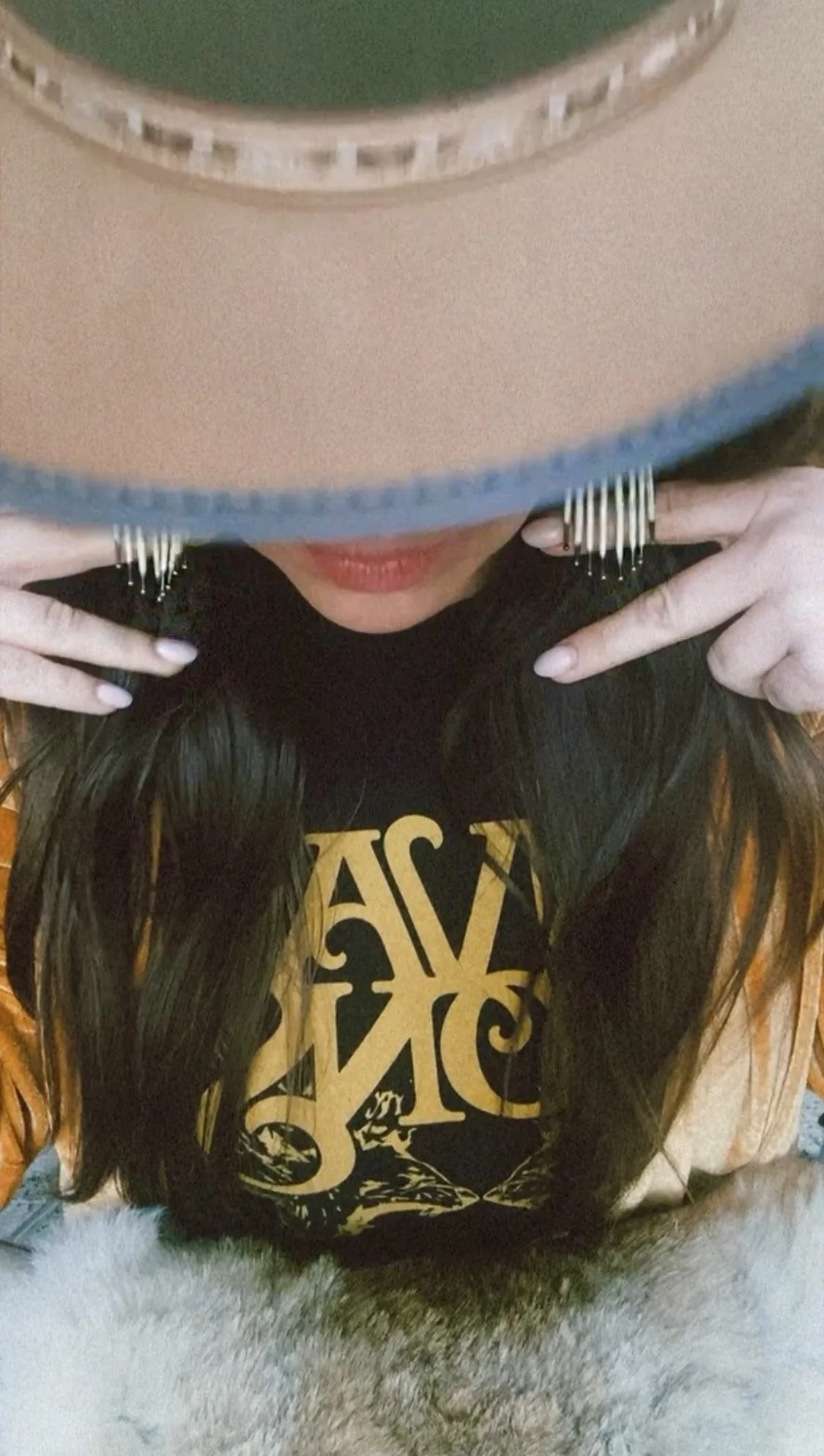 Facetune_29-02-2024-19-02-40.jpg