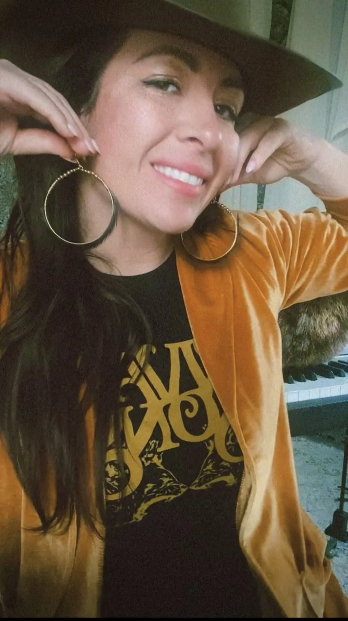 Facetune_01-03-2024-01-22-55.jpg