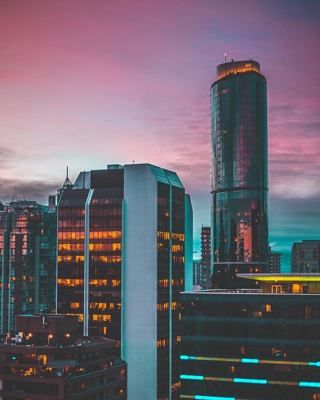 🌆
&mdash;&mdash;&mdash;&mdash;&mdash;✄- - - - - - - - - - - - - -
-
-
#eclectic_shotz#vancity#Dailyhivevancouver#VancityFeature#visualambassadors#city#artofvisuls#CuriocityVancouver#visualgang#FetalFrames#theimaged#urbanrising#StreetExploration#mood