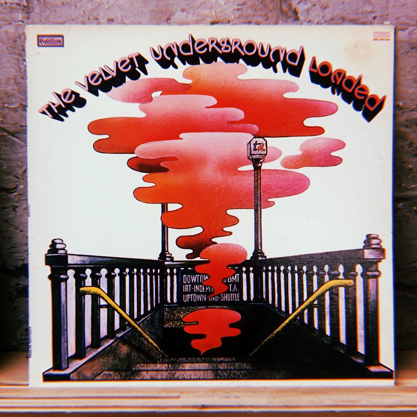 Happy Thursday friends and foes! This is a really beautiful copy of an album I really love. Still tempted to take it home for myself, but would be happy to sell it to another VU enjoyer I guess! Spinning loud in the shop rn- drop on by and listen! We