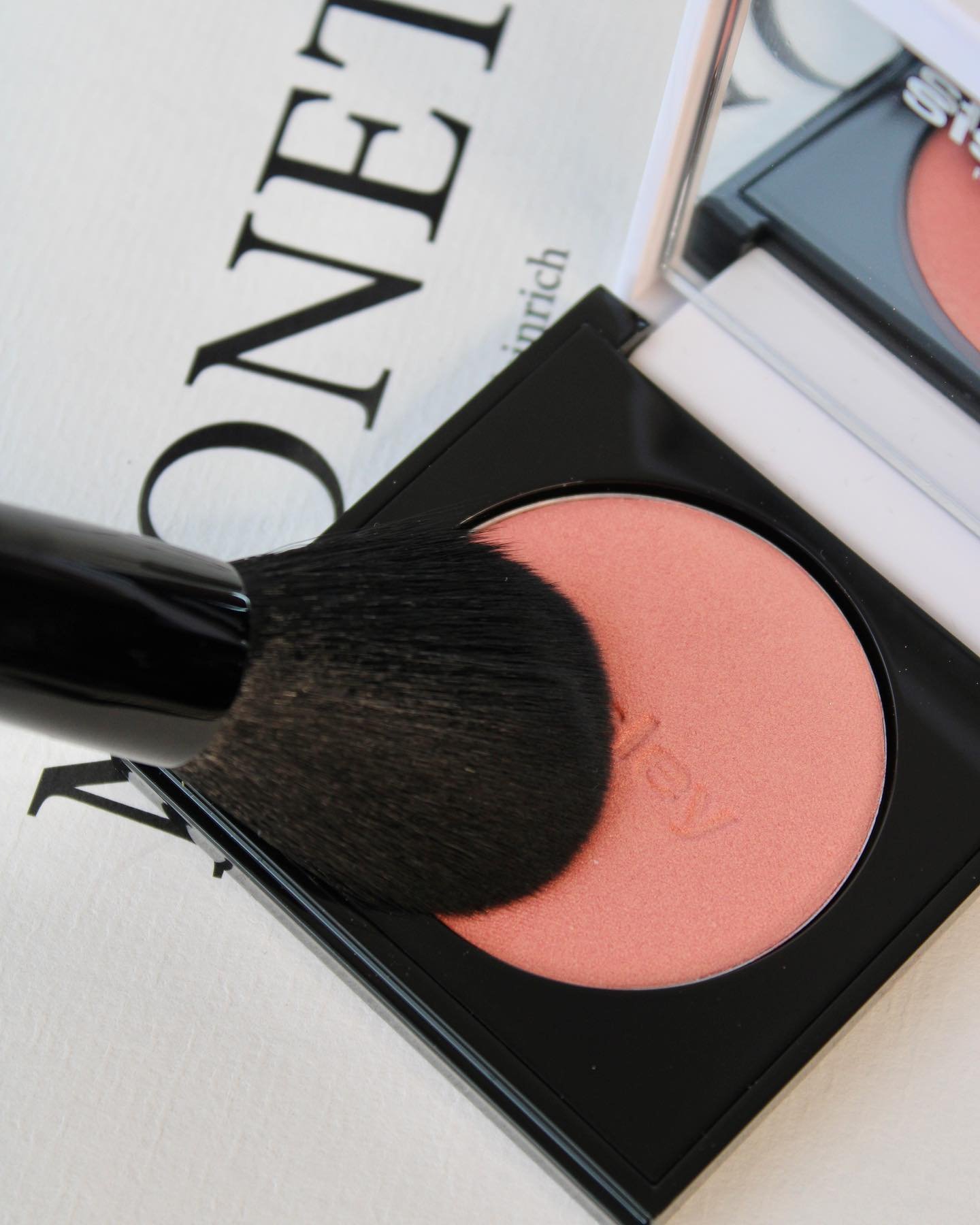 A luxury beauty brand offering makeup brushes for your favorite foundation  or translucent powder. Our makeup brushes are designed to create seamless  finish each time. Brushes perfect for blending cream blush, eyebrows