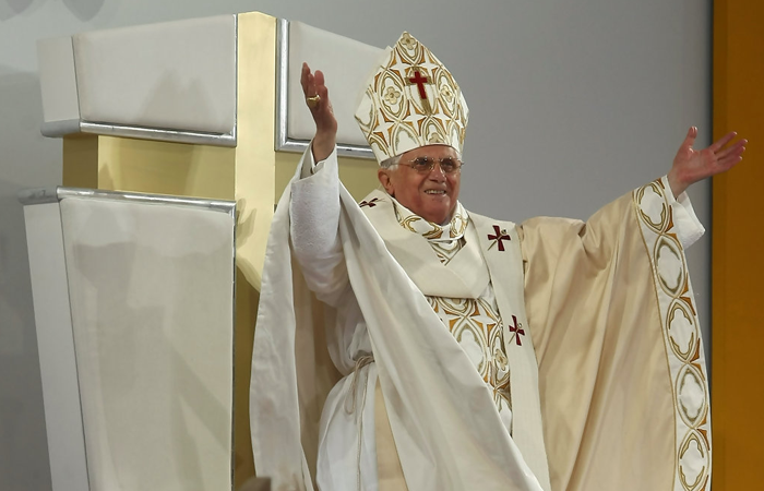08-Papal Mass.png