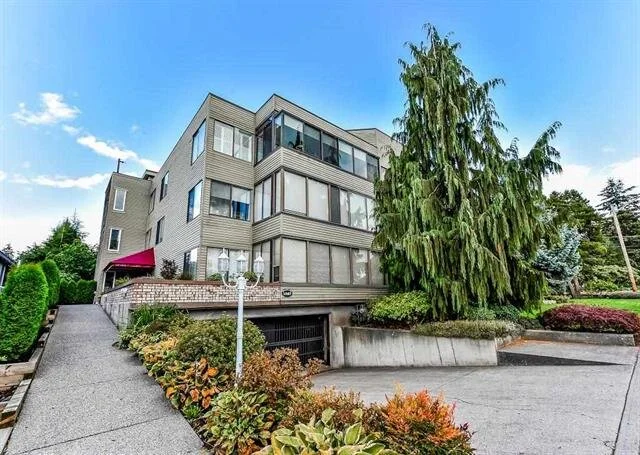 301 1467 MARTIN STREET White Rock, BC V4B 3W8 ML: R2311883 Price: $383,000