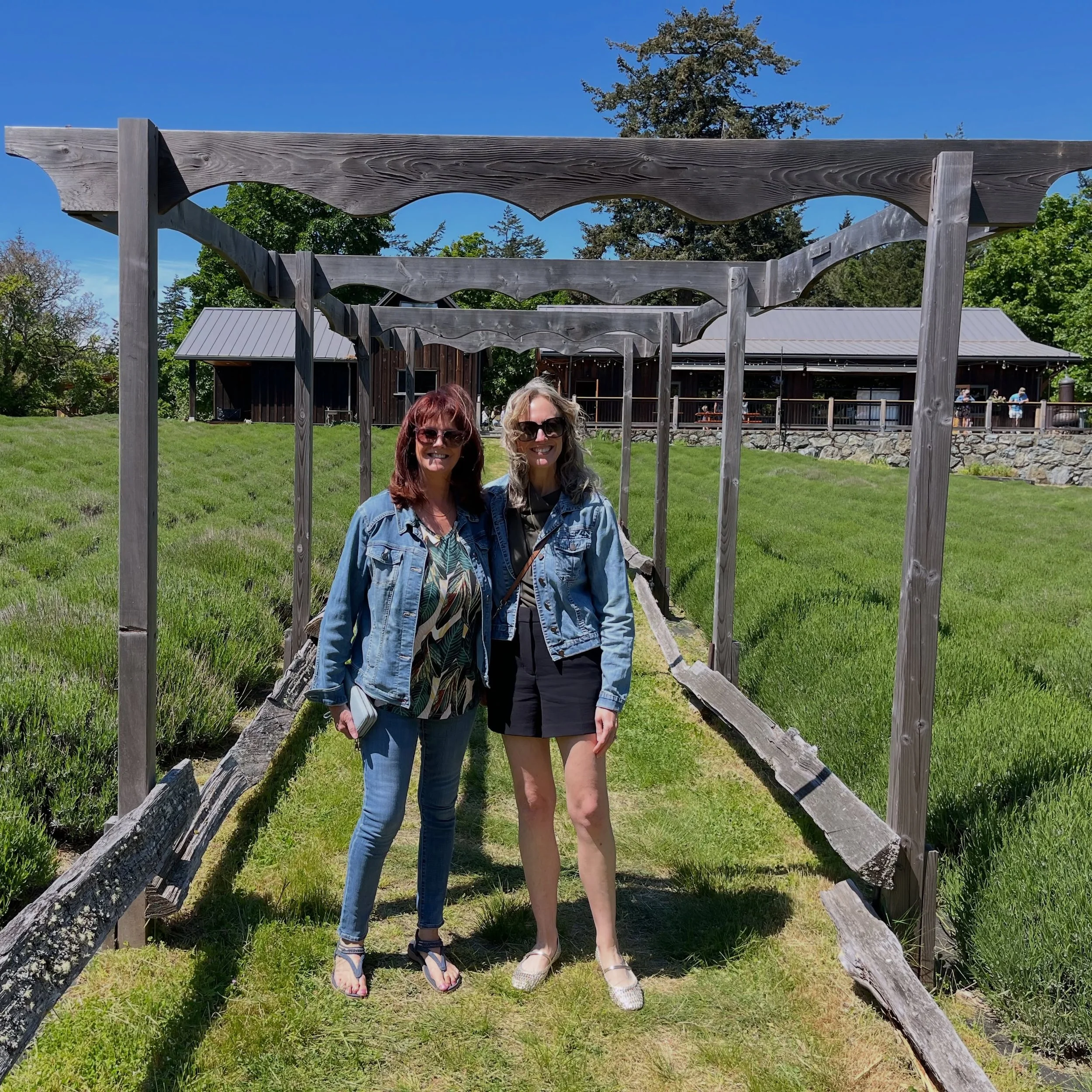 💐 It&rsquo;s been quite a few years since I&rsquo;ve spent Mother&rsquo;s Day with my mom, so today was extra special 🤍 Thank you for always being there for me, mom. Your love, guidance and endless support has made me into the strong-willed and con