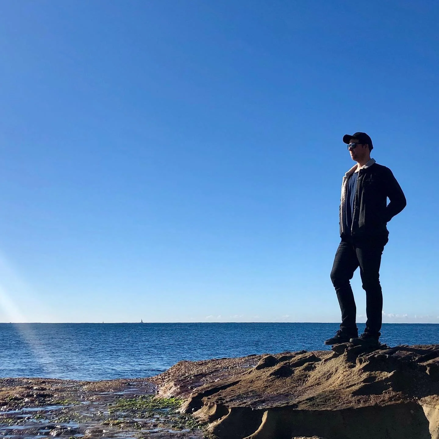 New single &ldquo;Visions of Helios&rdquo; is out now. It&rsquo;ll make you want to stare of into the distance and contemplate reality too! Go listen now 🤘🎶 🎸
.
.
.
#progressivemetal #progmetal #instrumentalmetal #aussiemusic #guitarmusic #austral