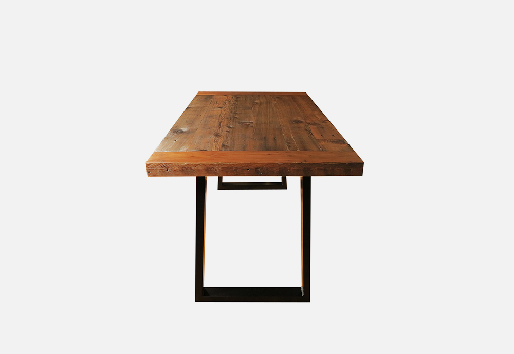 Chris_williams_0000s_0033_TABLES-DeskSideView.png