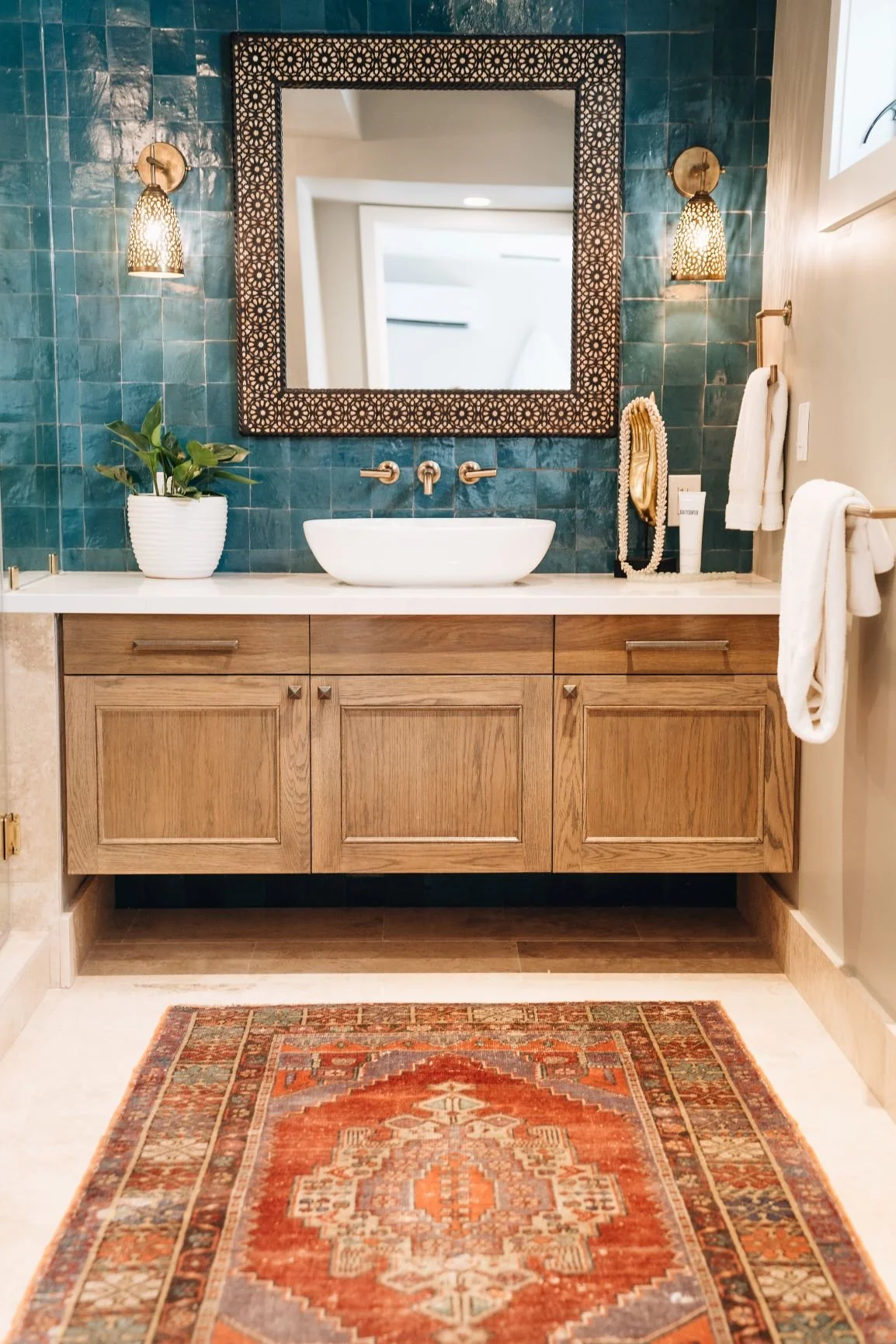 guestbath-vanity-2-small.jpg