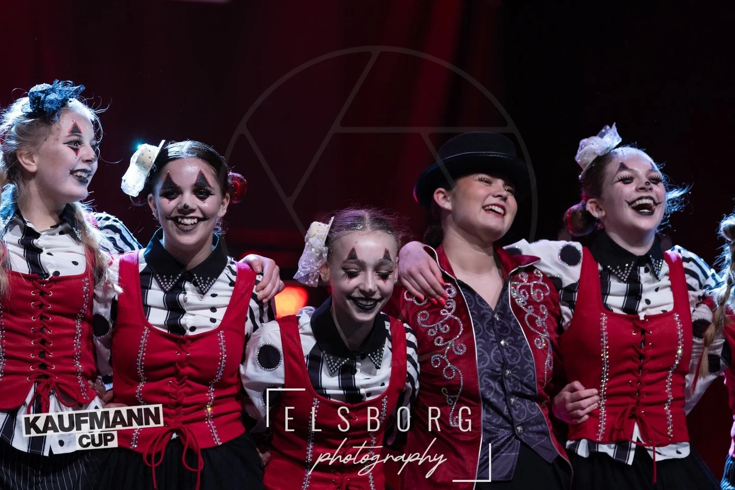 Flotte billeder af vores Junior 2 - Showdance konkurrencehold @legacy_dq 🎪🎠🤍