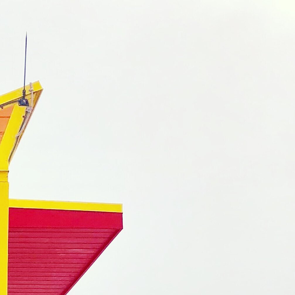 A nice picture to end the year with as we approach #2020 and contemplate our #newyearsresolution 
Here&rsquo;s our #youarefreeprojects intervention at the beach, being #playful with words against the #colorful #artdeco architecture of #southbeach 
#h