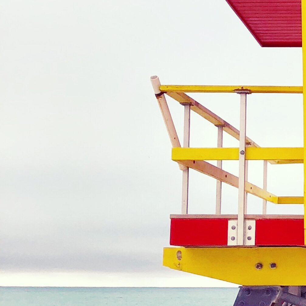 A nice picture to end the year with as we approach #2020 and contemplate our #newyearsresolution 
Here&rsquo;s our #youarefreeprojects intervention at the beach, being #playful with words against the #colorful #artdeco architecture of #southbeach 
#h