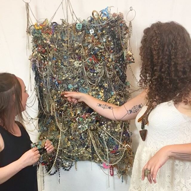 @rachael_flora and I playing I-spy. If you missed our interview it&rsquo;s posted up on my website #Ispy #costumejewelry #assemblageart #chainlink #beads #chainnecklace #jewelry #curlyhair #savannahartist #artistsoninstagram