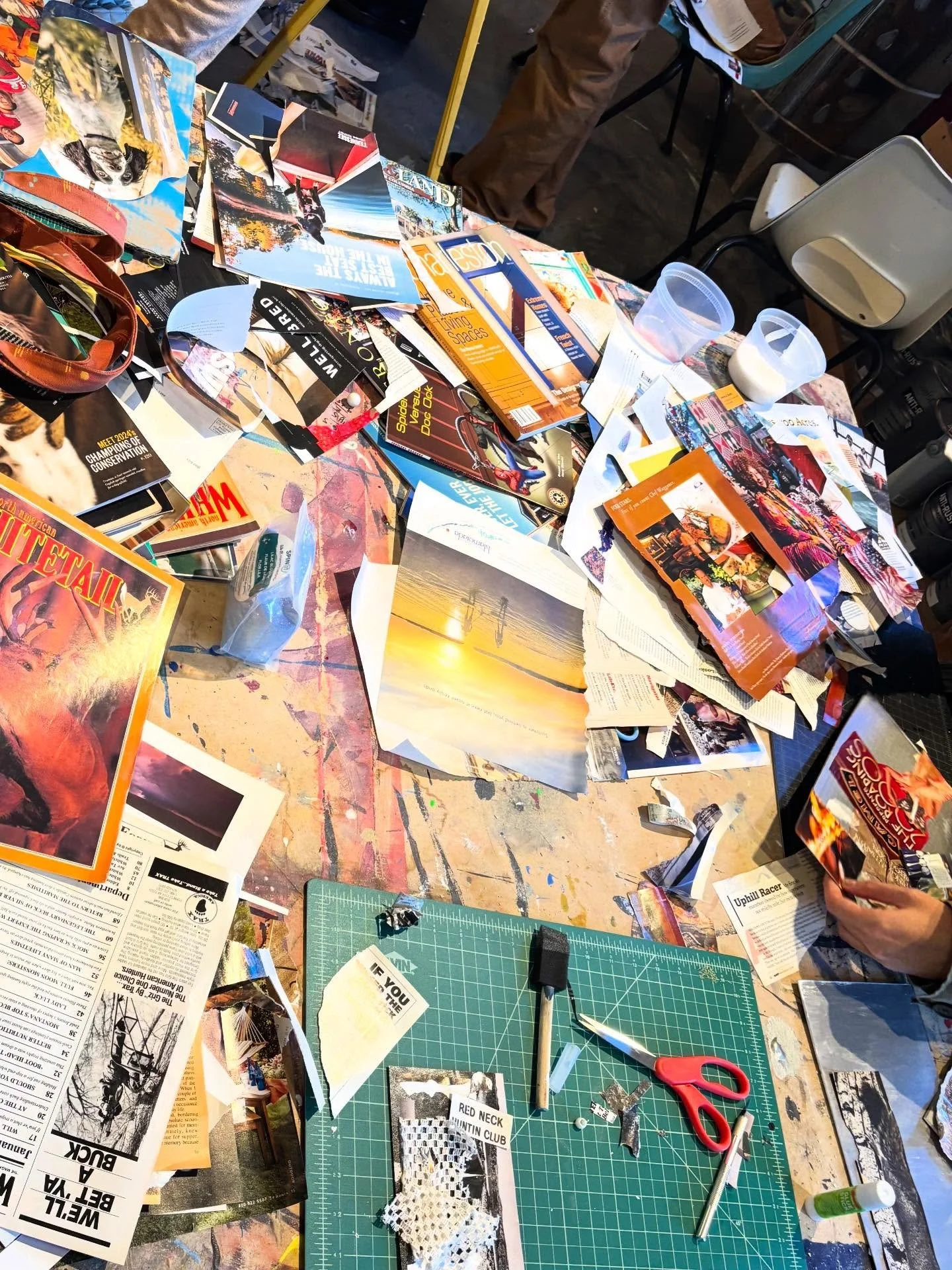 Another great day at @701cca ✨ This morning I hosted a collage workshop where participants collaborated on a large, yet temporary, collage and then individually on their own mixed media artworks. Thank you to all that came to create ❤️ #mixedmedia #c