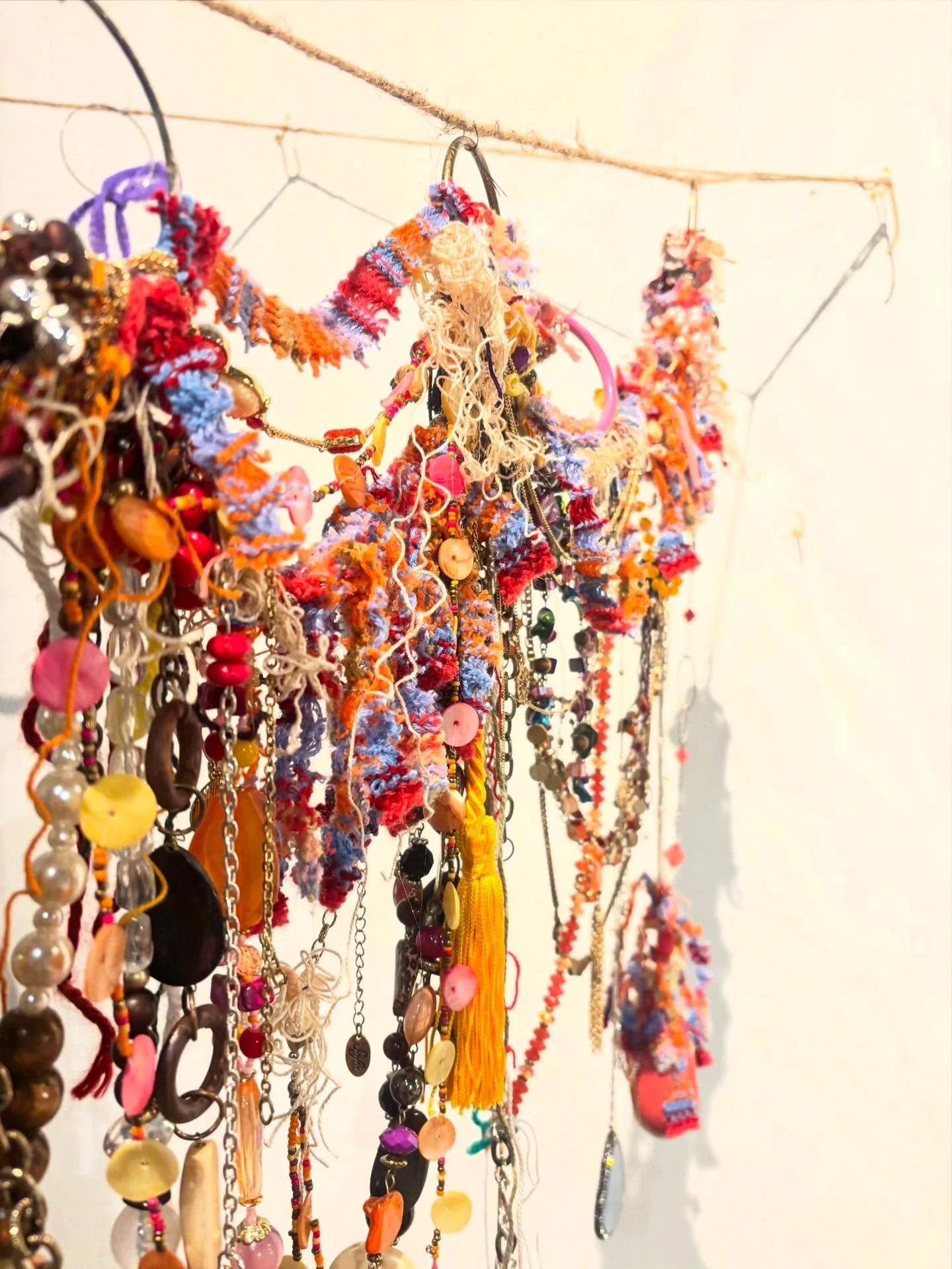 ❤️&zwj;🔥 Work in Progress ❤️&zwj;🔥

#artistinresidence #assemblageart #costumejewelry