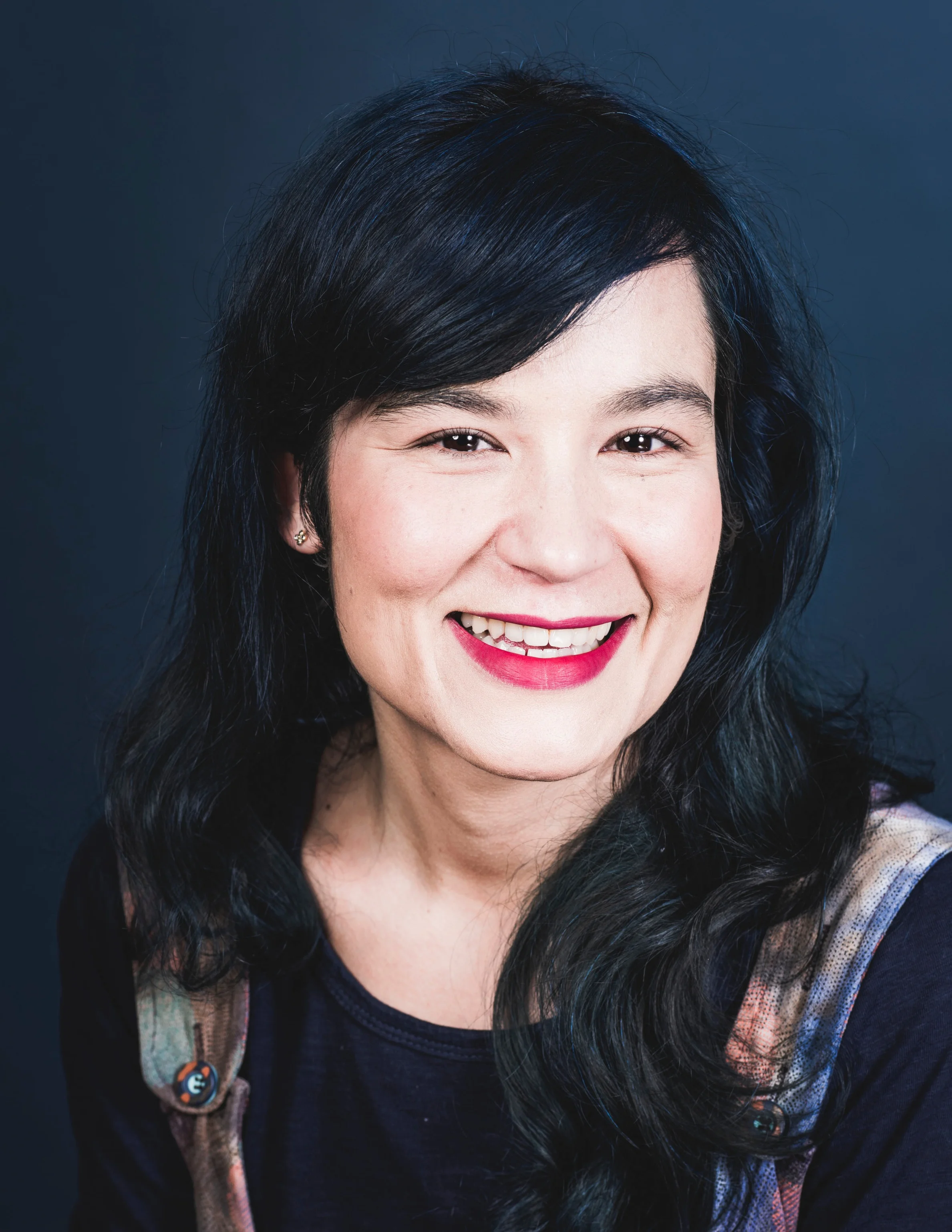 Fumi Gomez is a freelance film and theatre director. She is heavily invested in theatre and film that speaks from a female, BAME, diverse, intersectional perspective, in a way that is clear, political and most importantly, entertaining. Recent work include: Kasimir and Karoline an adaptation of Ödön von Horváth 1932 play by award-winning theatre company 600 HIGHWAYMEN. Commissioned by Gate Theatre with Royal Welsh College of Music and Drama. Co-directing Scum by Tatty Hennessy a play about the punk movement in Cuba during the 90's for Park Theatre. Night Of The Living at Clifftown Theatre a devised piece with East15 Acting School students about "political horror". Assisting directing award winning director Ola Ince in Twilight: Los Angeles 1992 by Anna Deavere Smith at Gate Theatre.