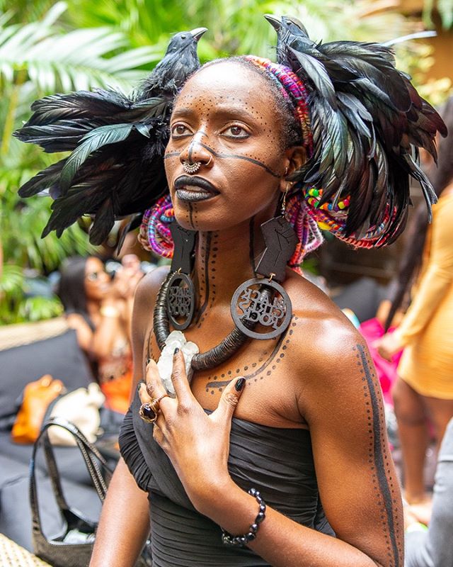 Afro-etherealism. @amaku_african_art ⁣
⁣⁣:⁣⁣
⁣⁣:⁣⁣
⁣⁣Highlights from &ldquo;For the Culture&rdquo;, an event hosted by AVNU (@shopavnu), a streetwear brand that challenges the status quo of the fashion industry. AVNU was founded and designed by Narea