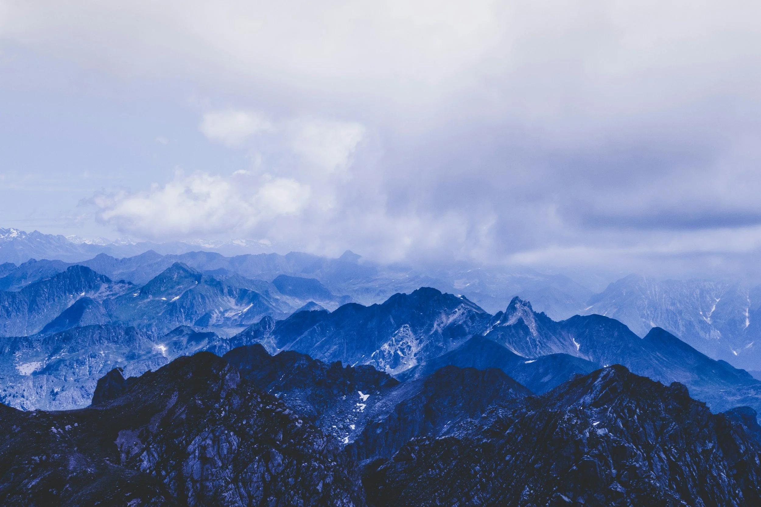 Is Startup Valuation Still 5x Total Funding? Insights from 1,100+ Real Deals