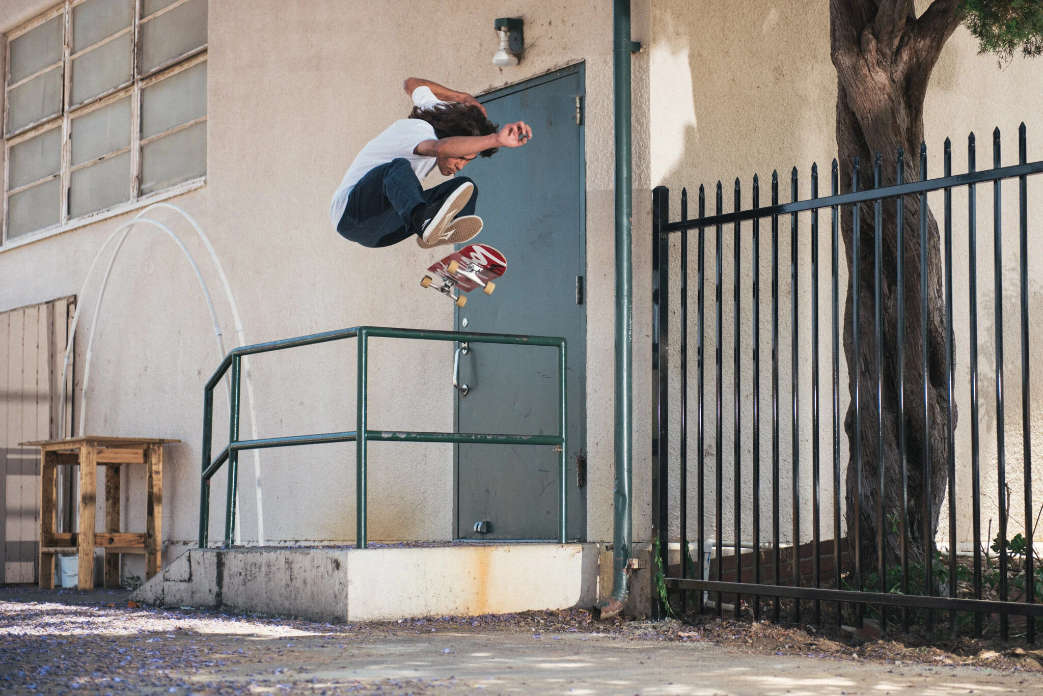 Derricke Nua Kickflip  (Copy)