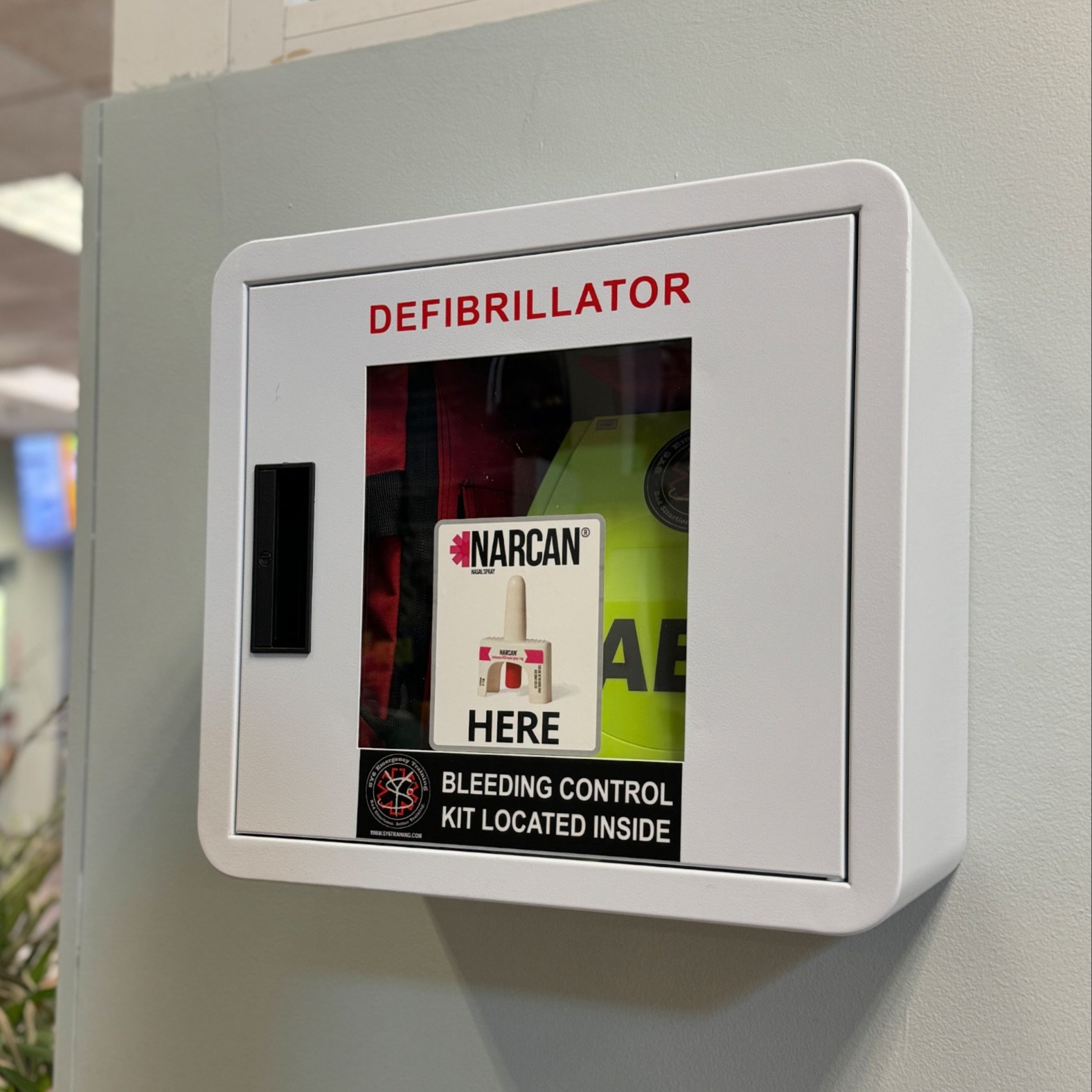 Zoll AED Plus / NAR Class B First Aid Kit/Narcan station install with @highexposure_official