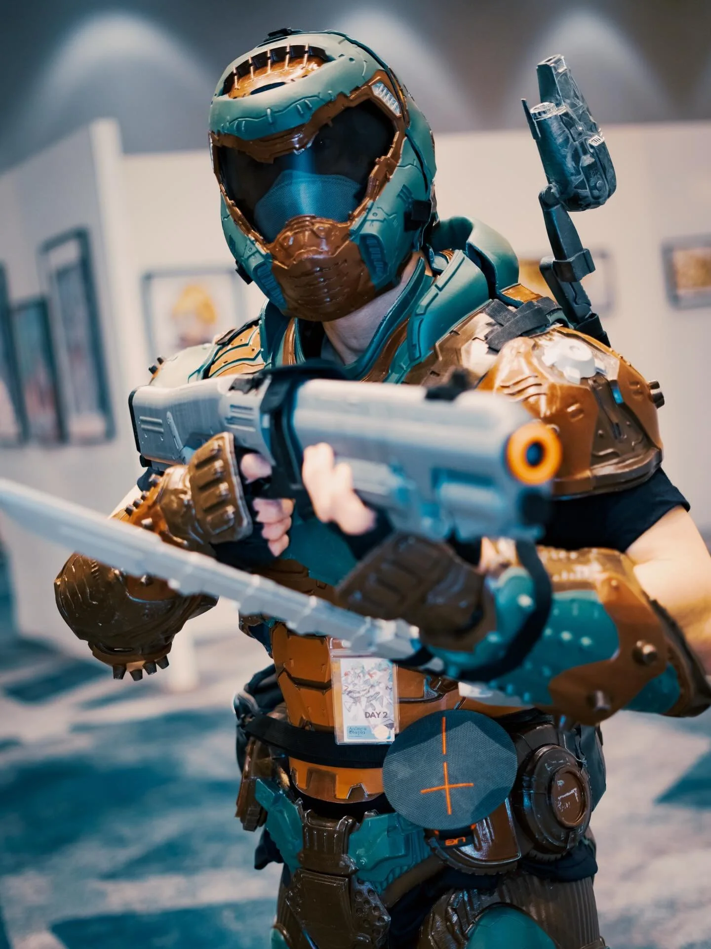 Some DOOM at @animeotapia with a 32nd anniversary of @nineinchnails March of the Pigs (All the Pigs, All Lined Up) remix 
Fun fact - Trent Reznor created the soundtrack for the 1996 @quake game
No instagram here but you can also tell who it is by the