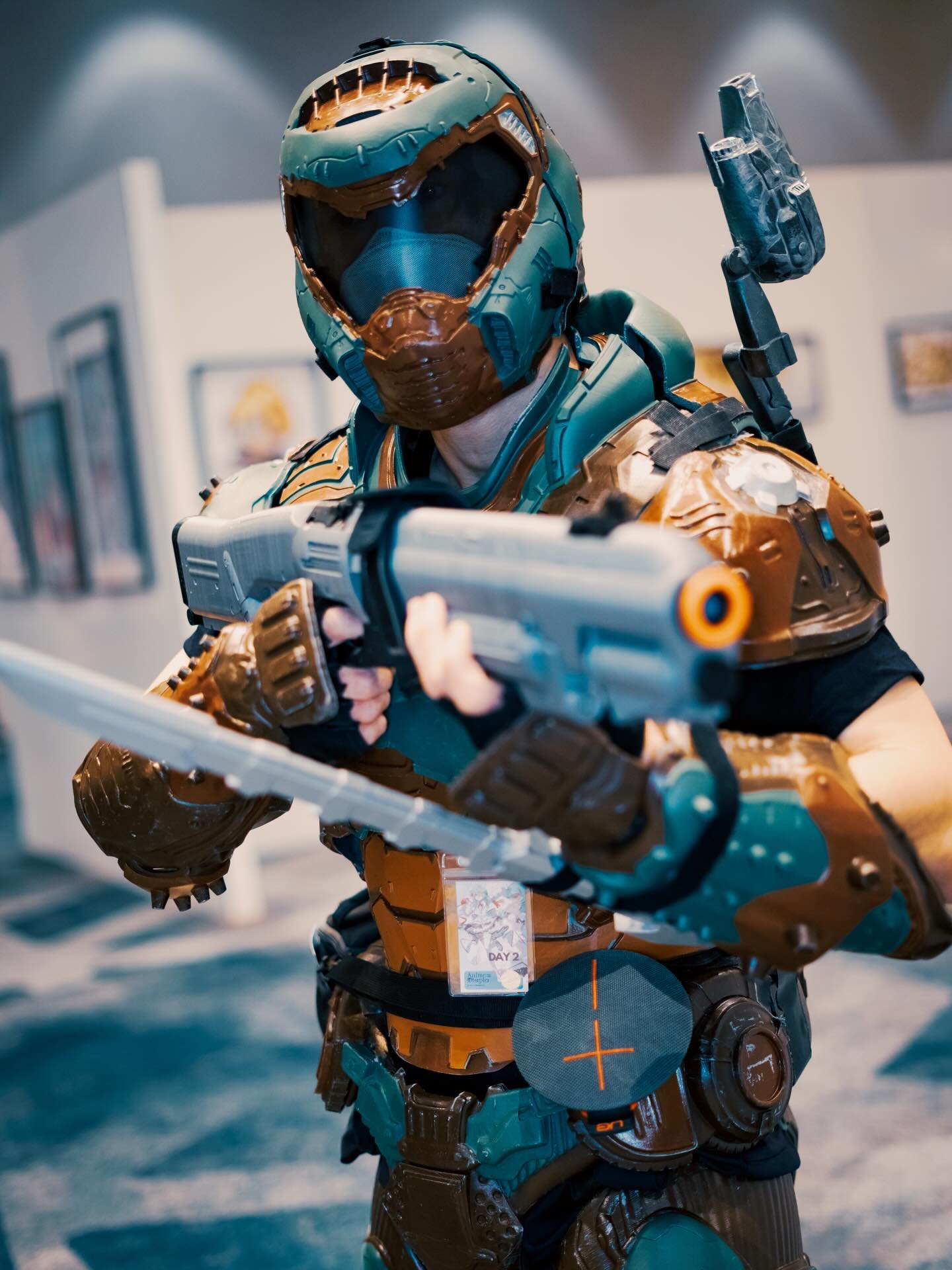 Some DOOM at @animeotapia with a 32nd anniversary of @nineinchnails March of the Pigs (All the Pigs, All Lined Up) remix 
Fun fact - Trent Reznor created the soundtrack for the 1996 @quake game
No instagram here but you can also tell who it is by the