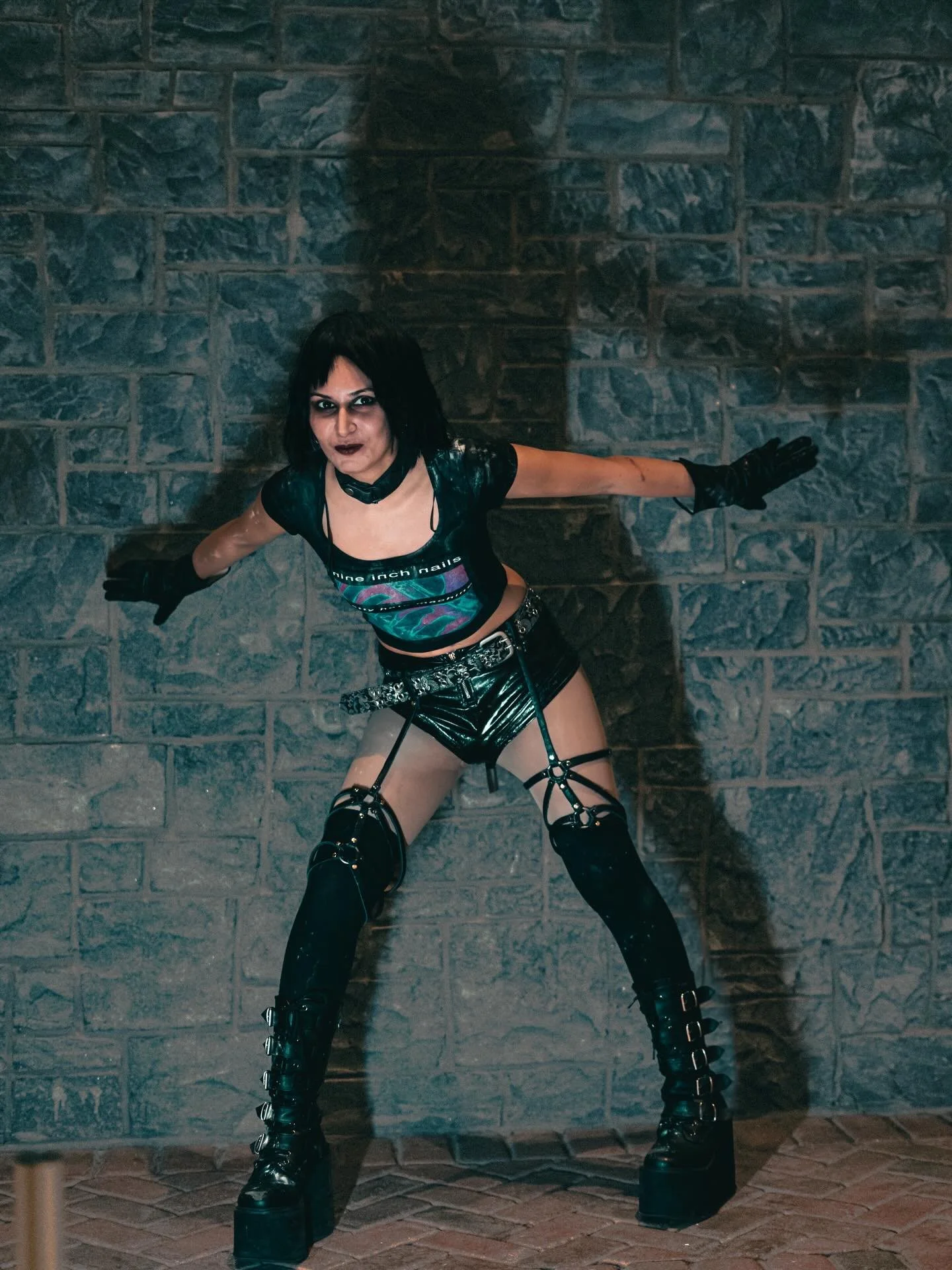 @matrixvampyre as Trent Reznor at @katsucon_ninjas a day after @nineinchnails at Capitol One Arena

Shout out to @kraw lighting and shadow work for the entire NIN show, incredible stuff 

#nineinchnails #trentreznor #cosplay #trentreznorcosplay #kats