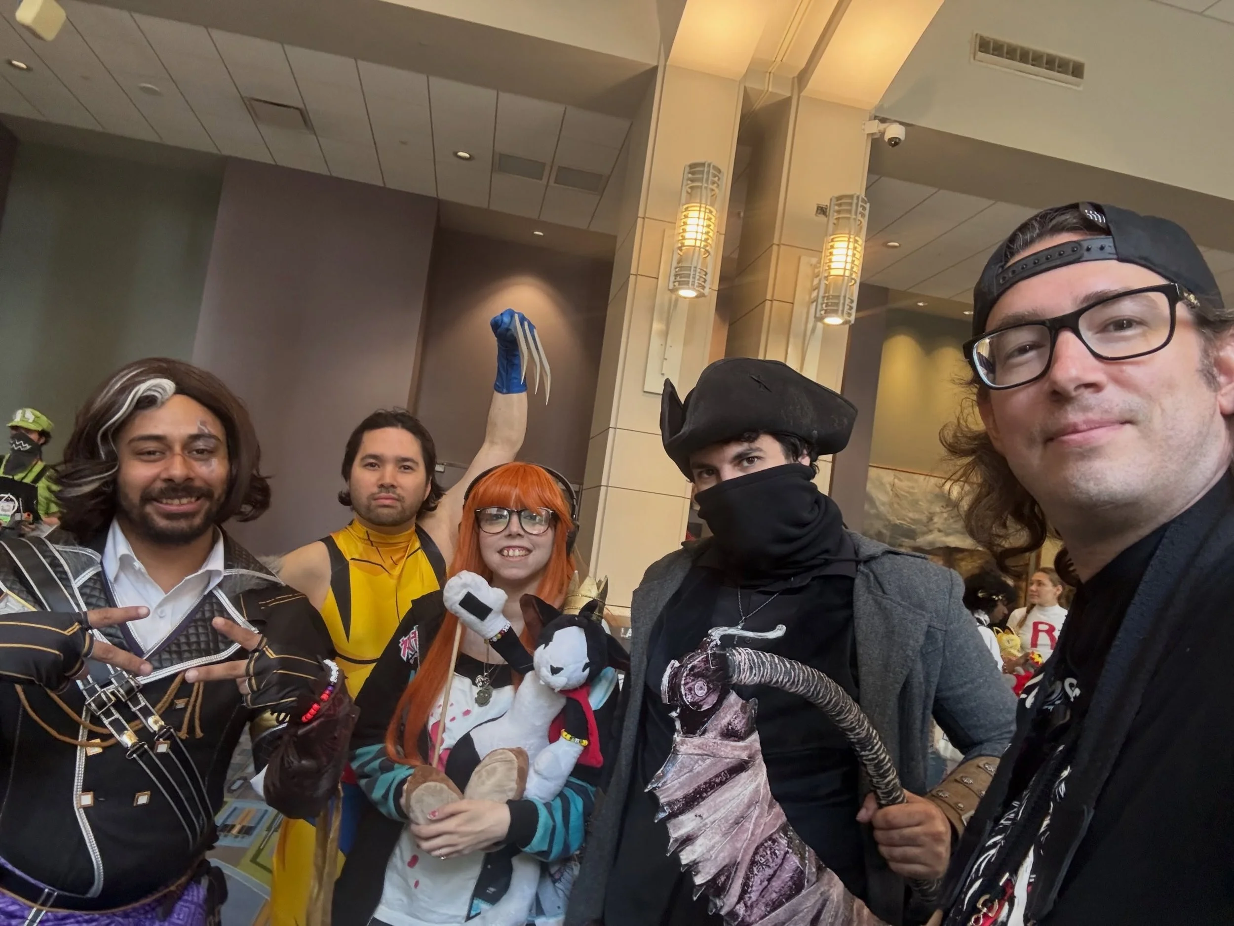 Day 2 of @fanexpophiladelphia (day 1 for me) and onto day 3 soon! My first time here and it was a lot of fun. 

Absolute shock running into @seelomiguenphotos 😆 

#cosplay #animeconvention #fanexpo #marvelmeetup