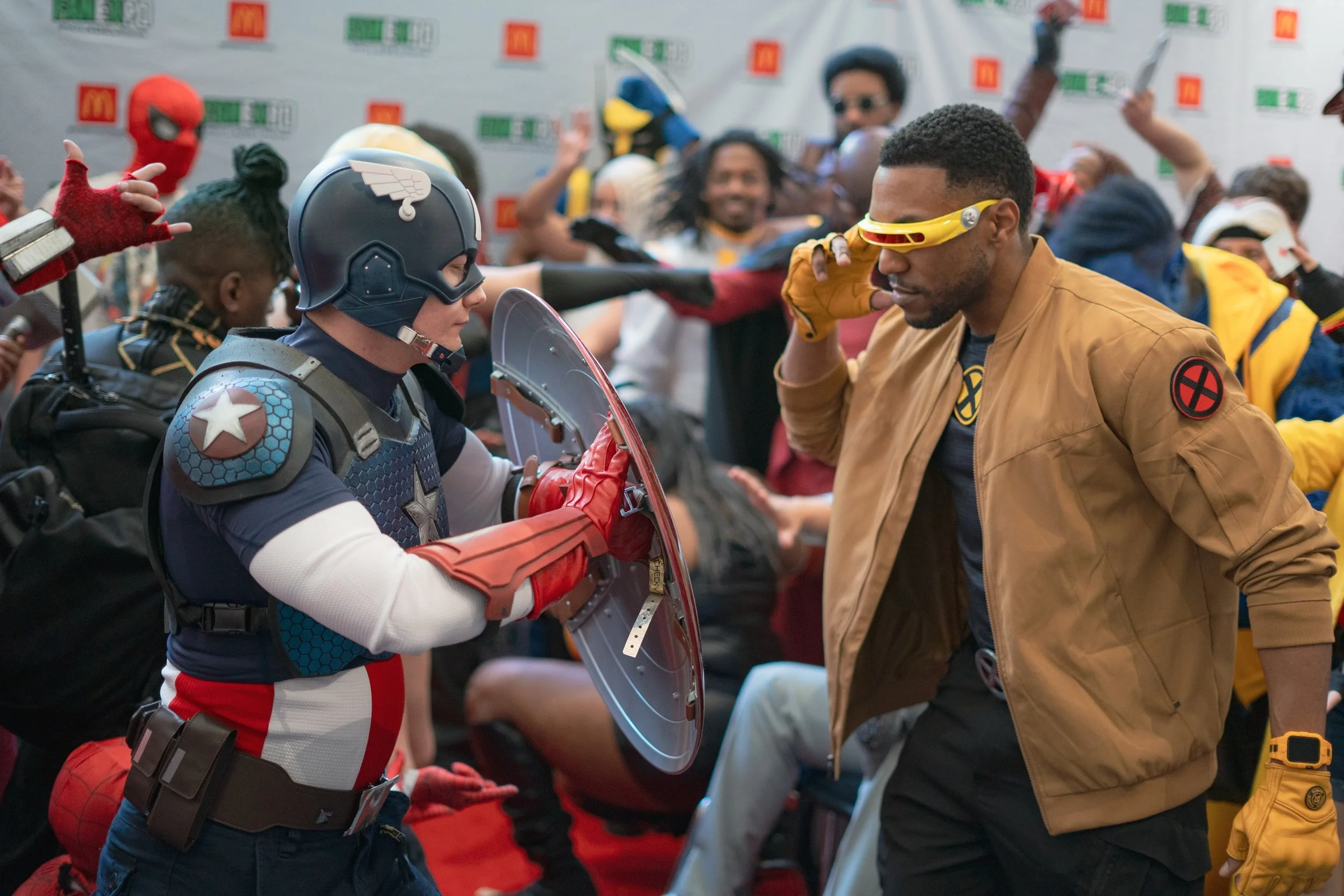 Marvel Meetup @fanexpophiladelphia where there was no leader @dmrx91 stepped in like a true superhero 
#marvelcosplay #cosplay #fanexpophilly #xmen #avengers