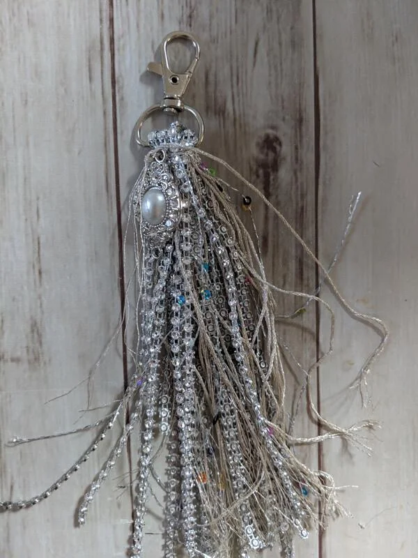 Tassel_silver1.jpg