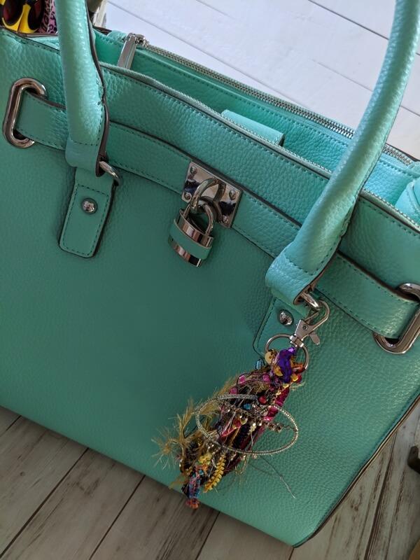 Tassels_onbag1_b67ae6ff-4189-4ef0-819c-c34b51a50862.jpg