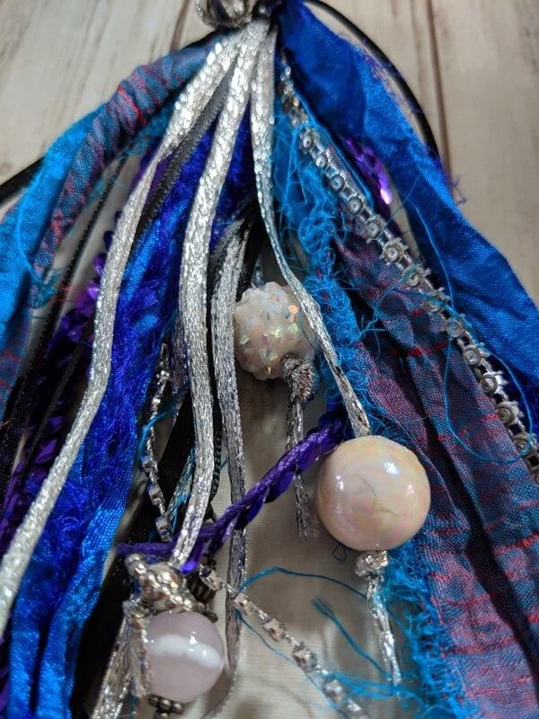 Tassel_blue2.jpg
