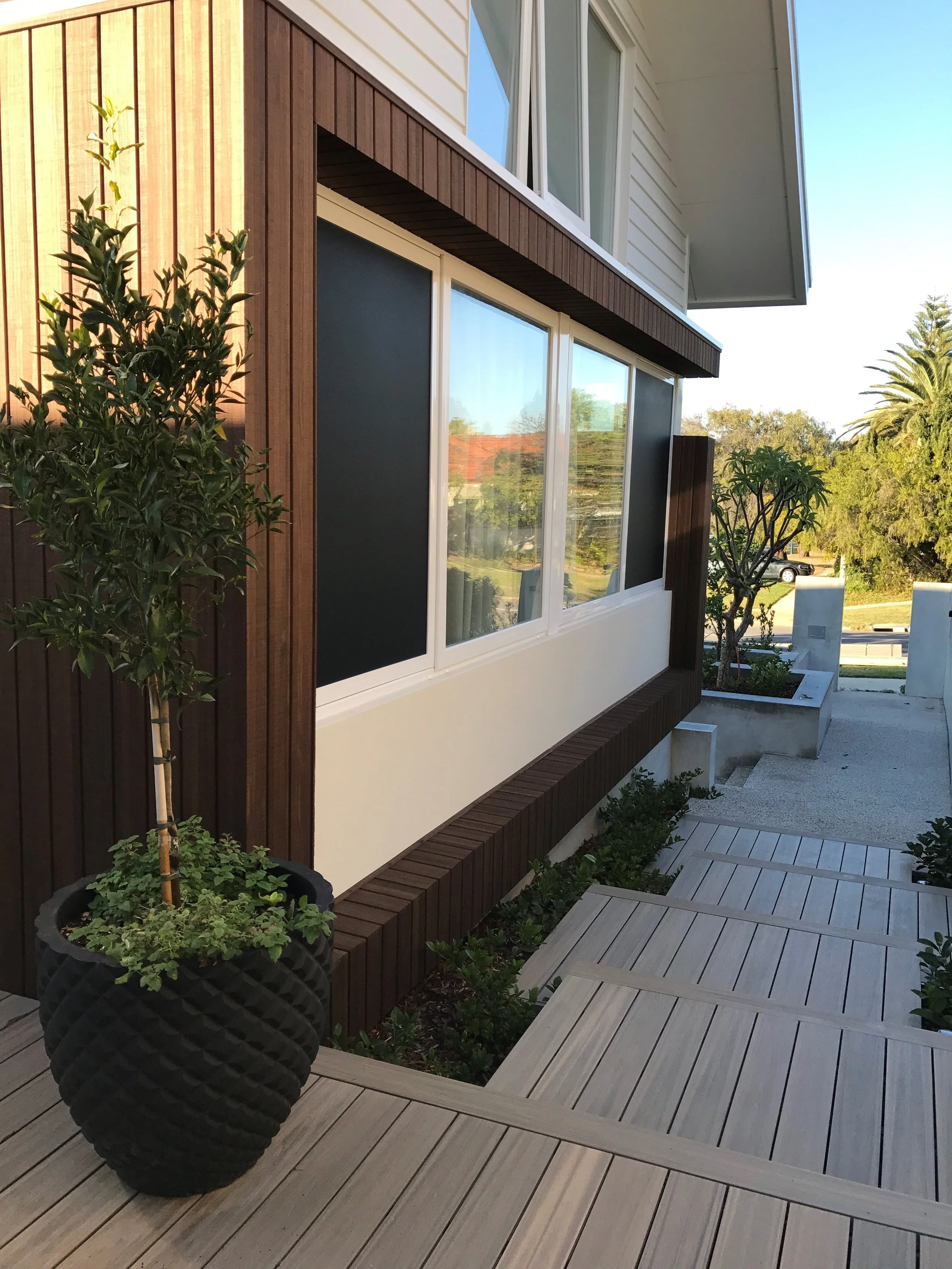 3. Entry corner detail.jpg