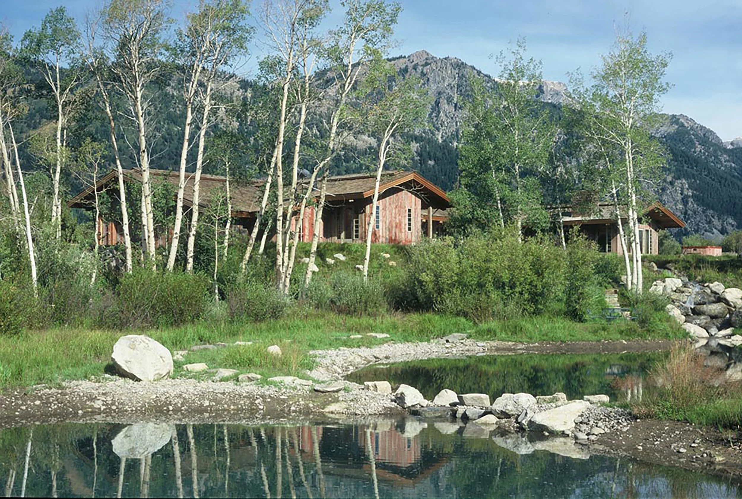 Ward_Blake_Architects_Campbell_Residence_Exterior_Landscape_Pond_Mountain_Living.jpg