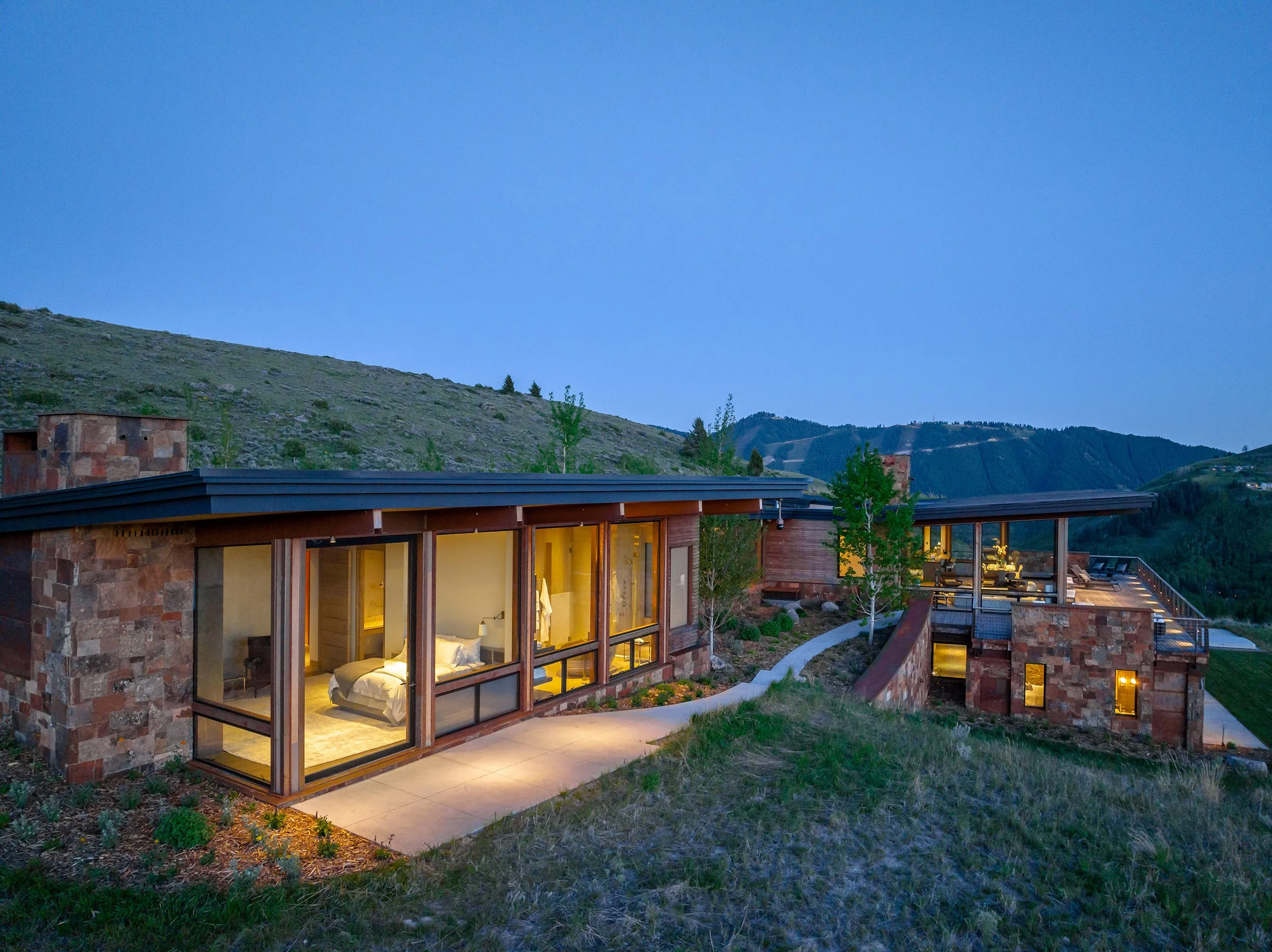 Ward_Blake_Architects_Ridge_52_Residence_Exterior_Primary_Bedroom_Outdoor_Porch_View_Dusk.jpg