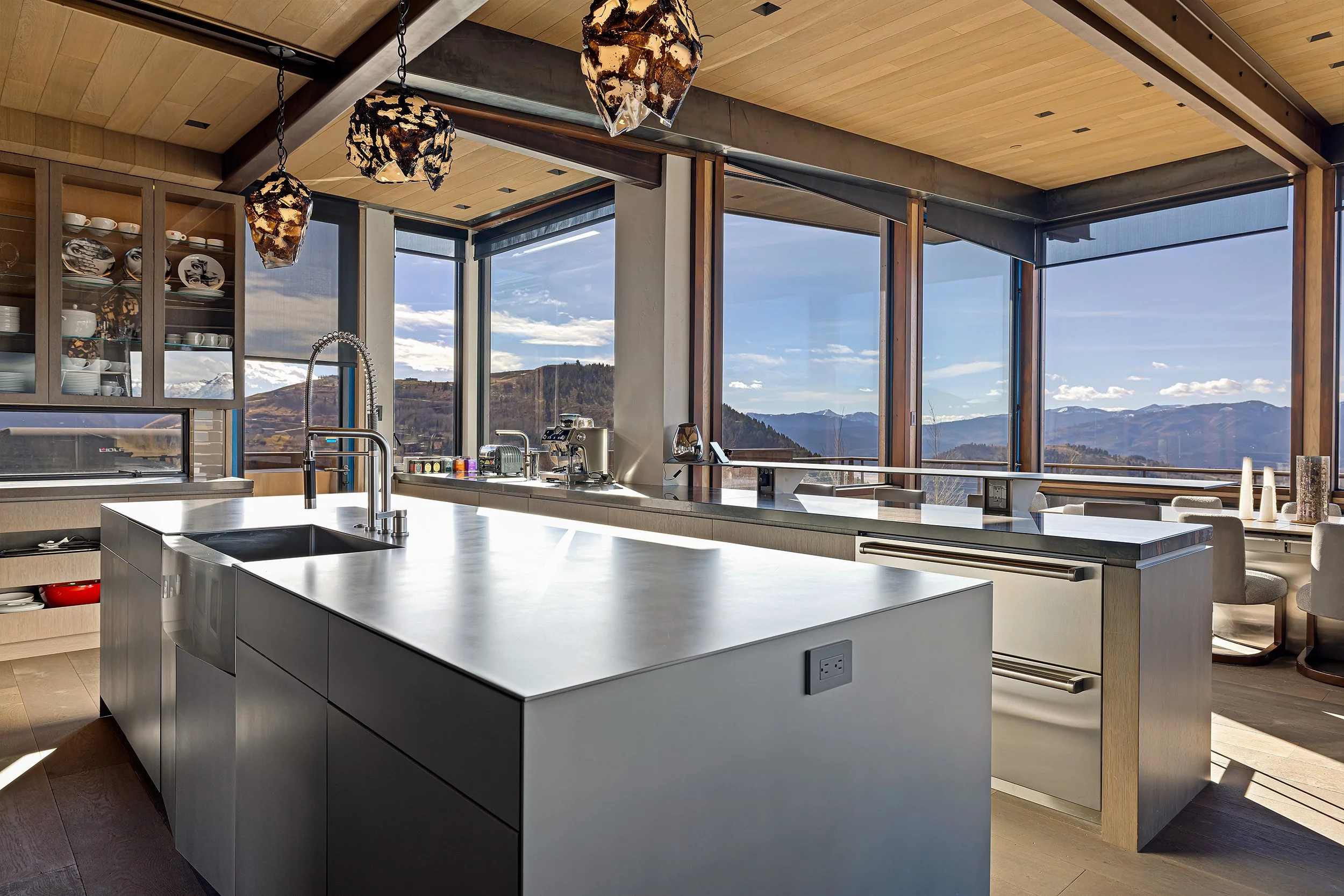 Ward_Blake_Architects_Ridge_52_Residence_Interior_Kitchen_Island_Mountain_Views.jpg