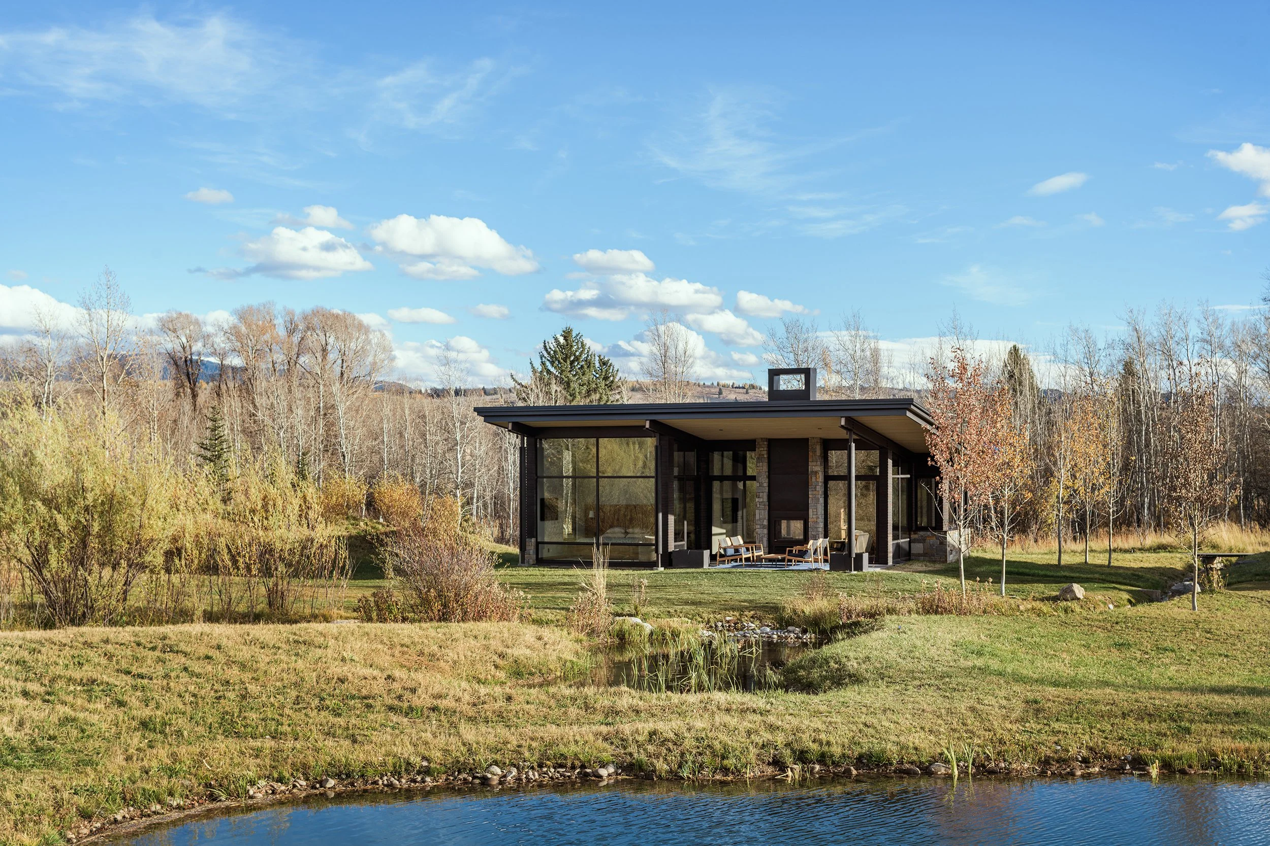 Ward_Blake_Architects_ChaChe_Guest_House_Exterior_North_Elevation_Pond_View.jpg