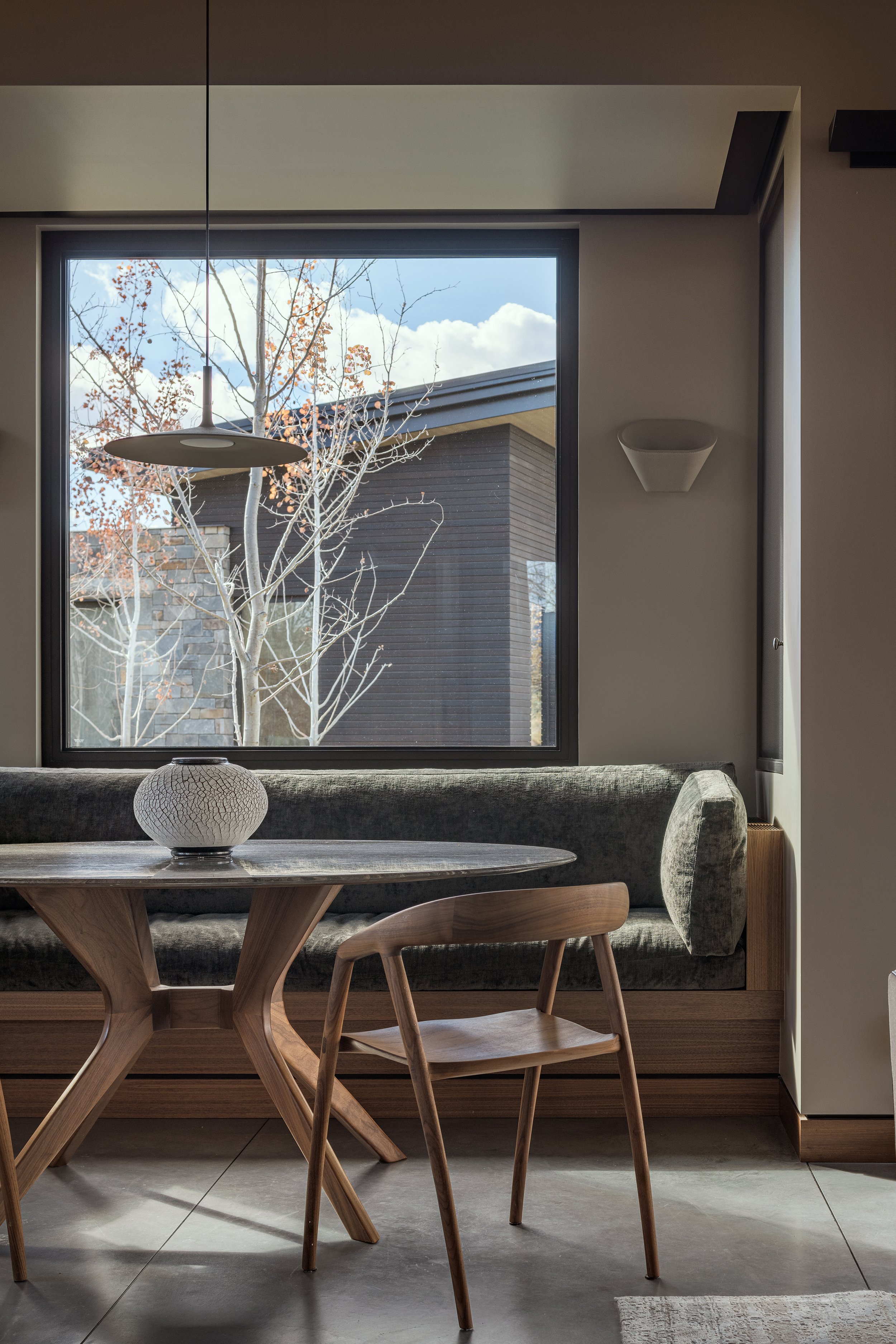 Ward_Blake_Architects_ChaChe_Guest_House_Interior_Dining_Nook_Window_Detail_Mountain_Views_Sho_Sugi_Ban_Siding.jpg