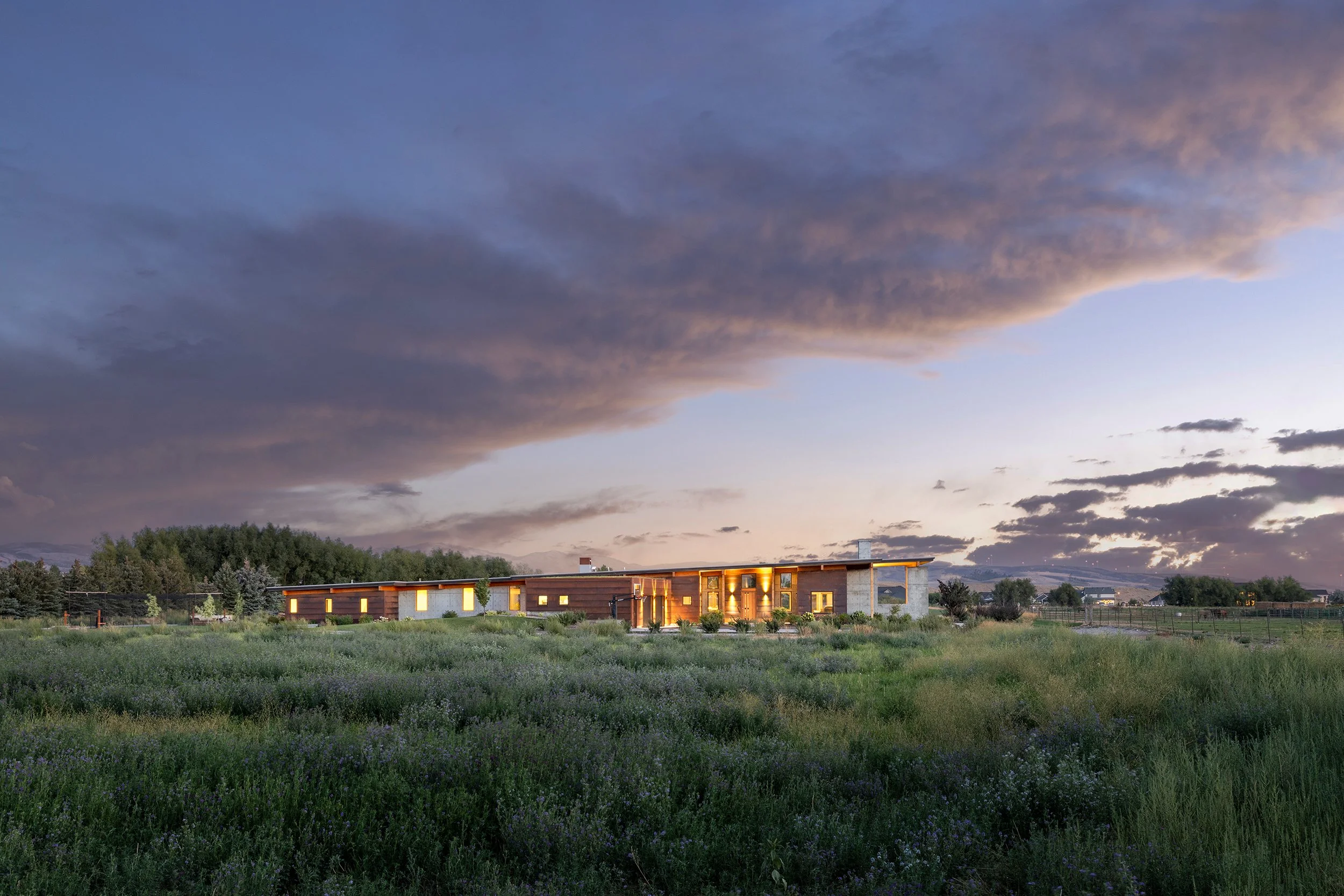 Ward_Blake_Architects_Hay_Shed_Residence_Exterior_Elevation_Sunset.jpg